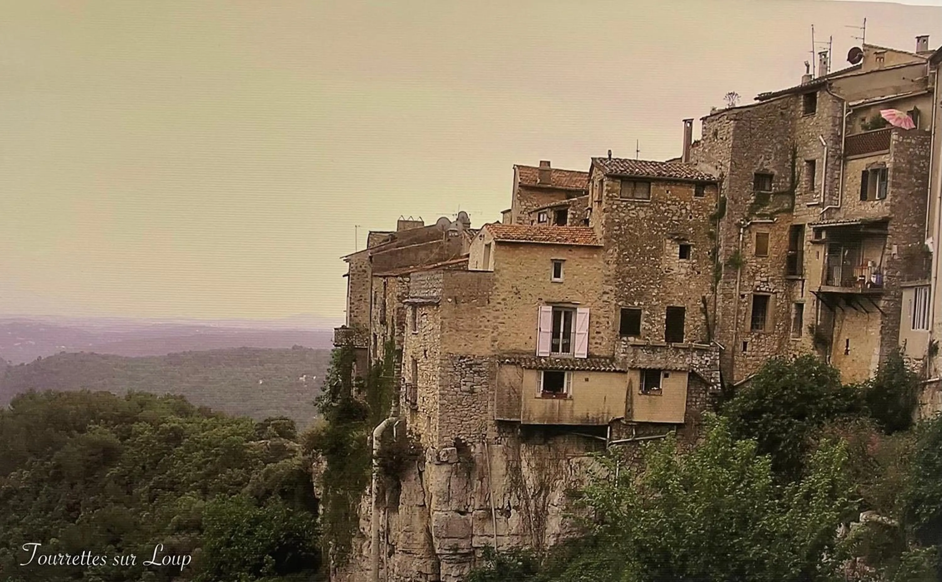 Nearby landmark in Au Pied des Baous