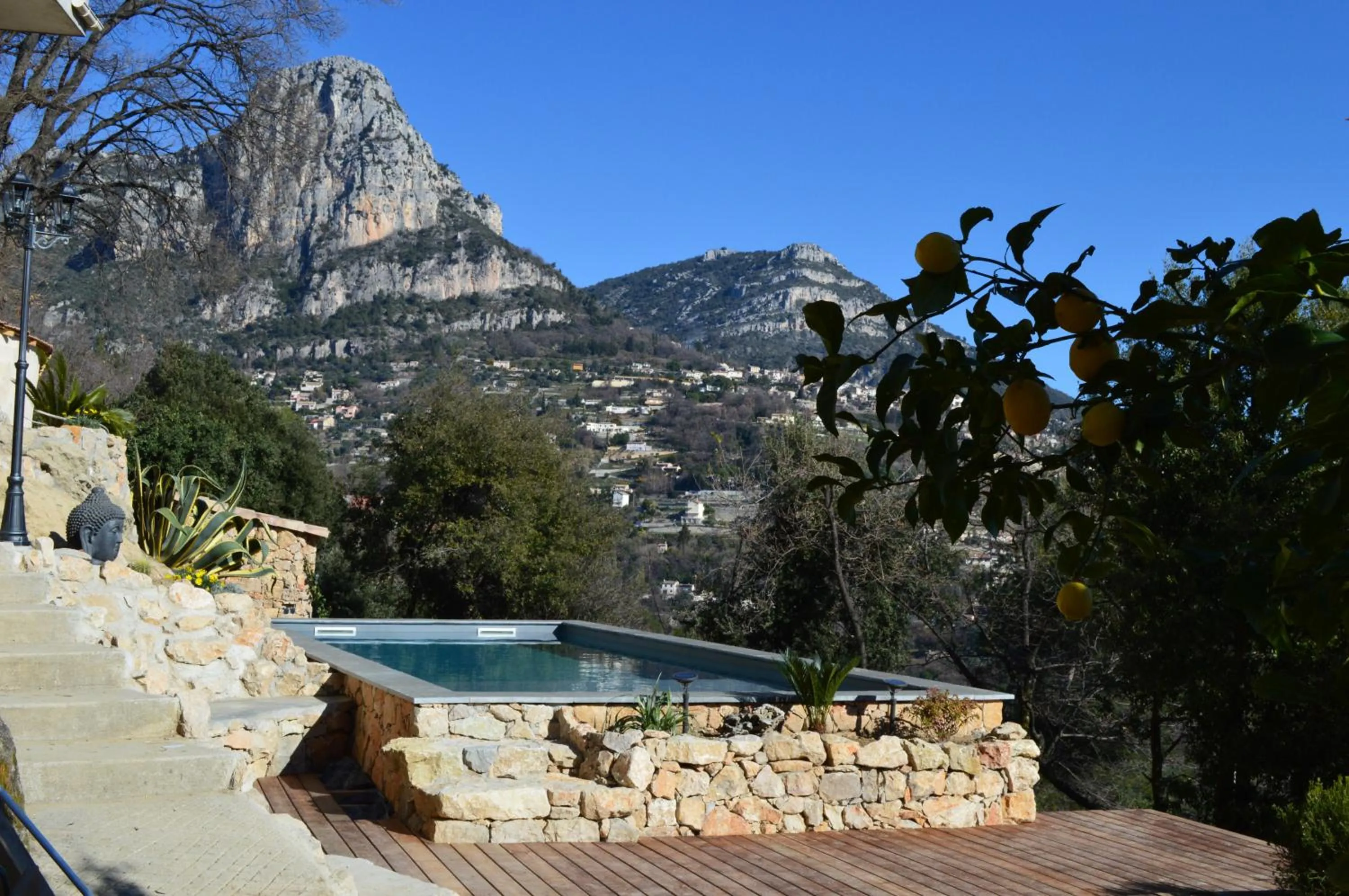 Day in Au Pied des Baous