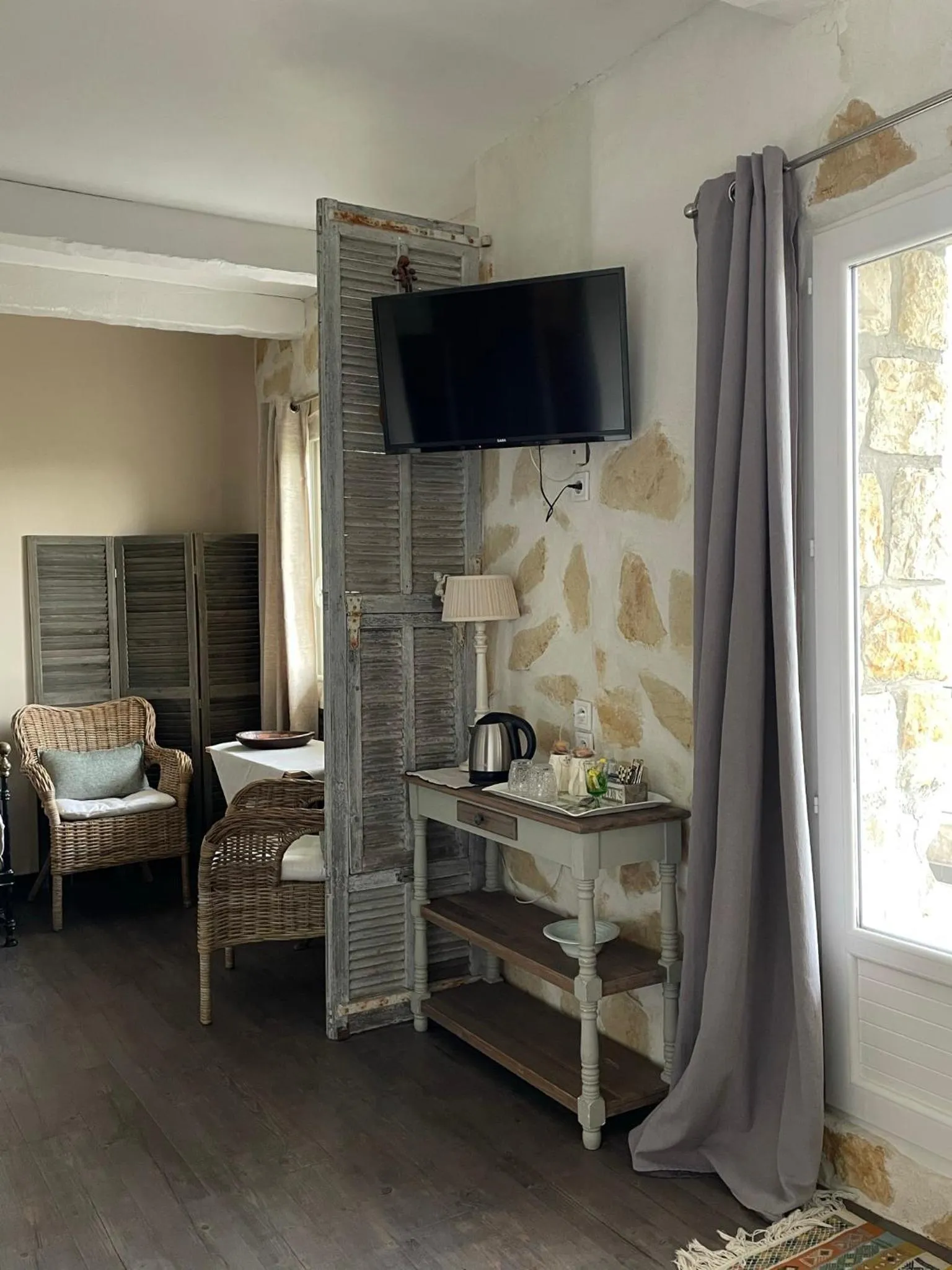 Seating area, Bed in Au Pied des Baous