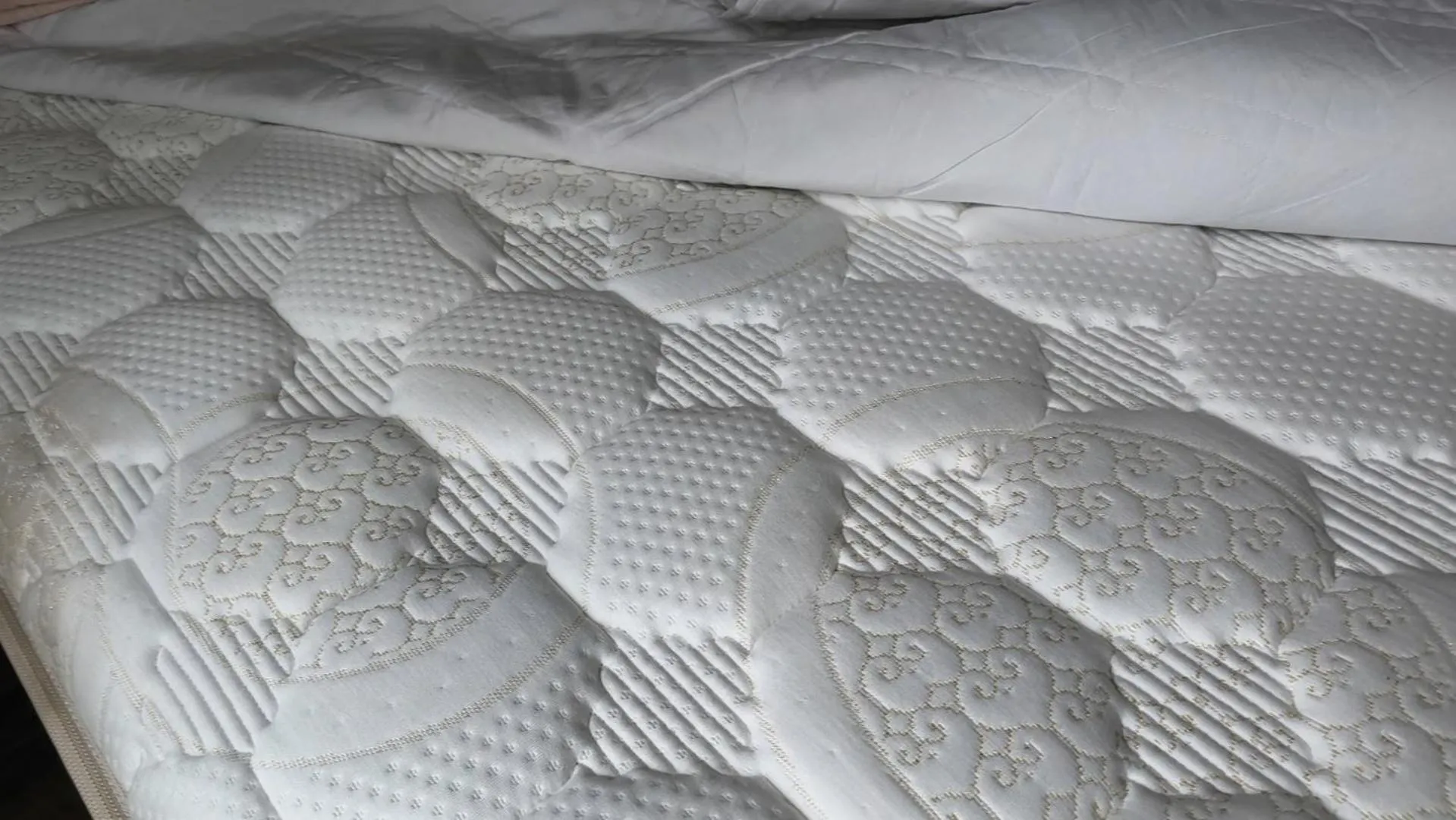 Bed in Sağlık Apart Pansiyon