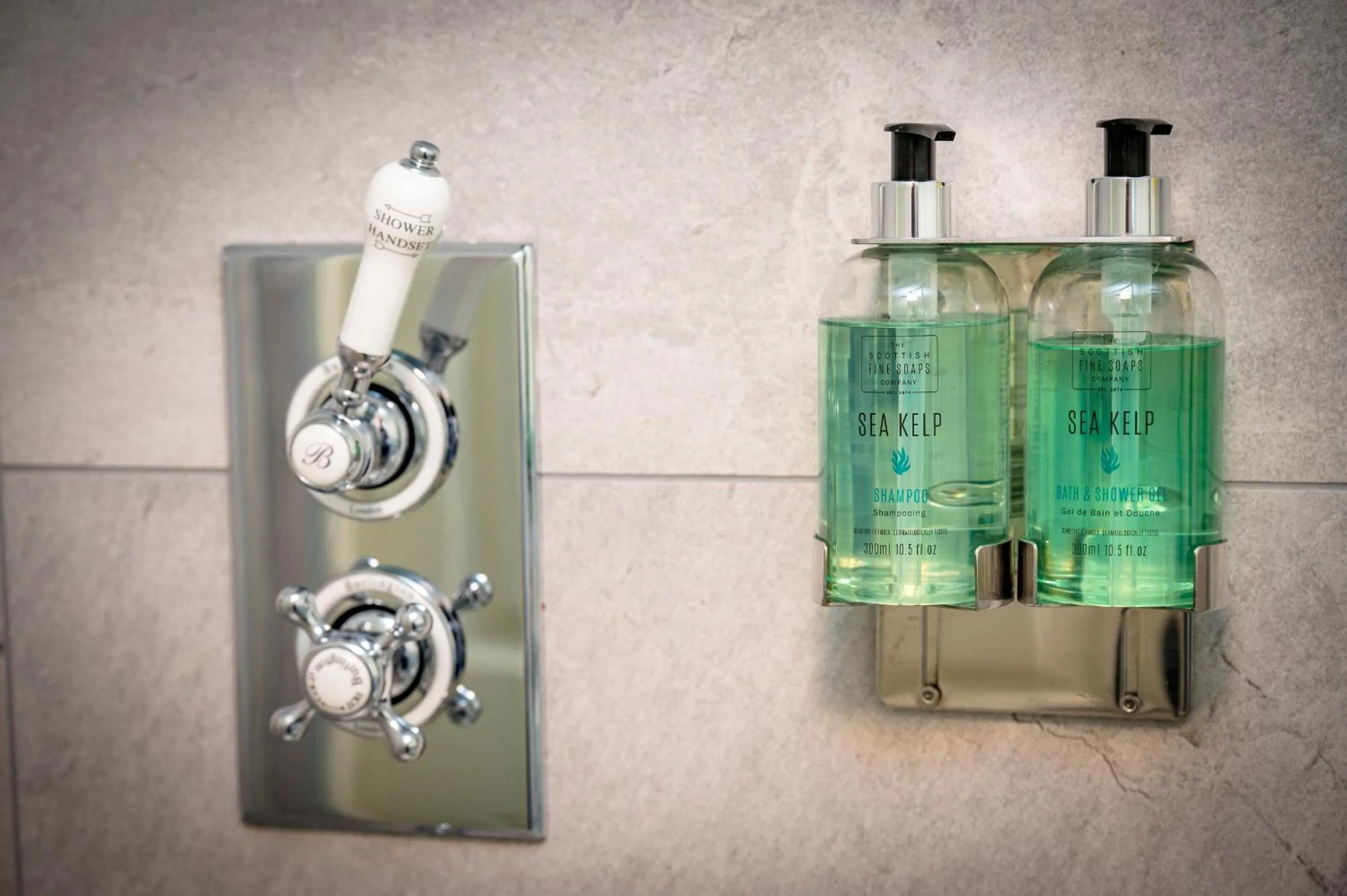 Shower in Loch Ness Inn