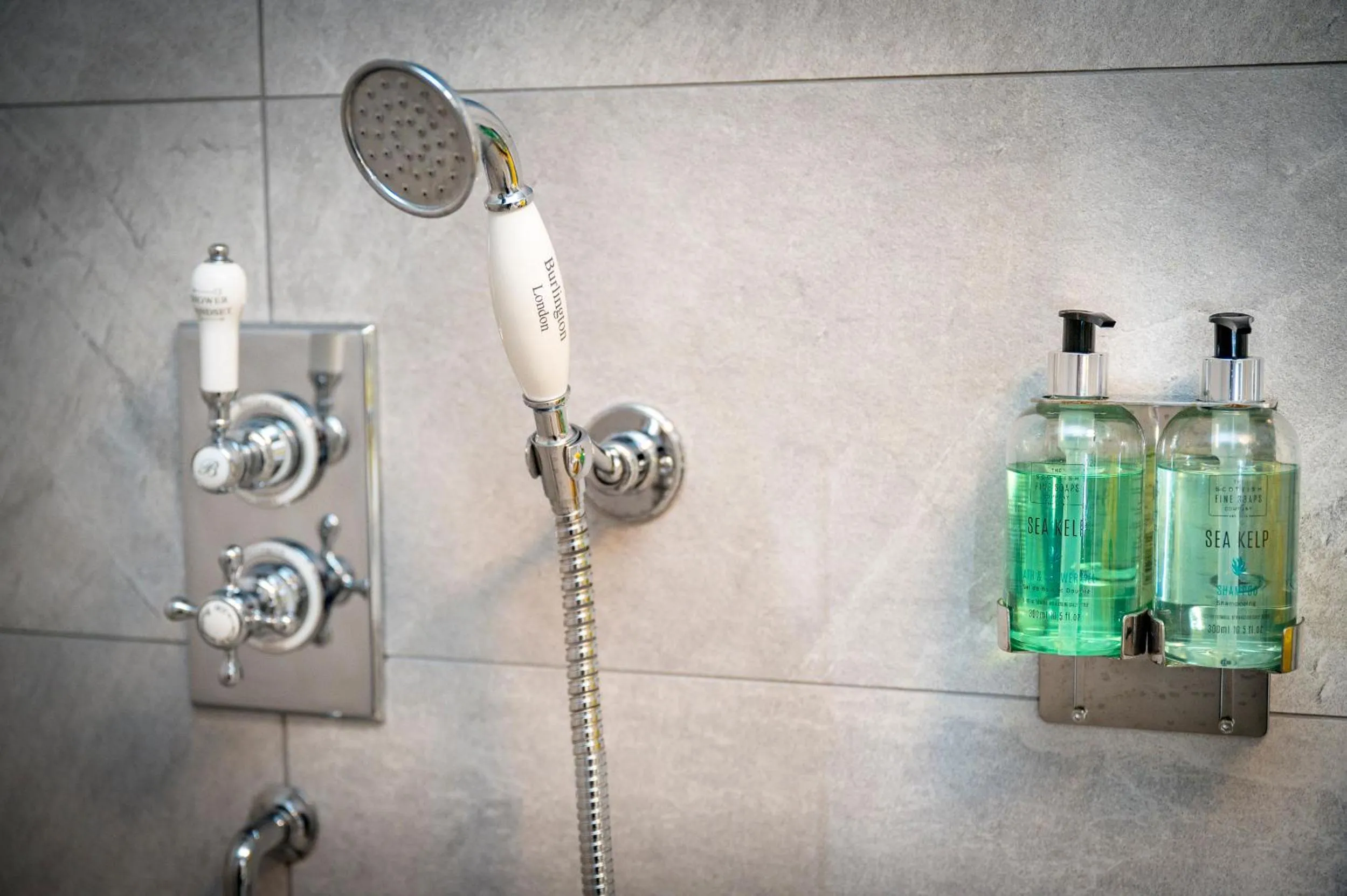 Shower in Loch Ness Inn