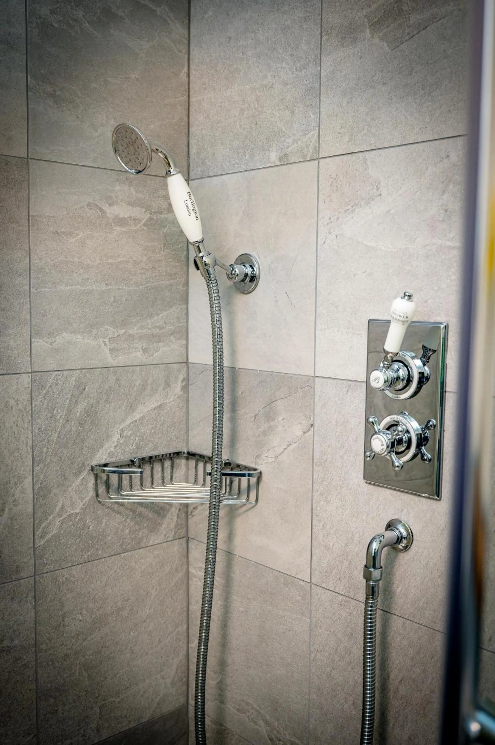 Shower in Loch Ness Inn