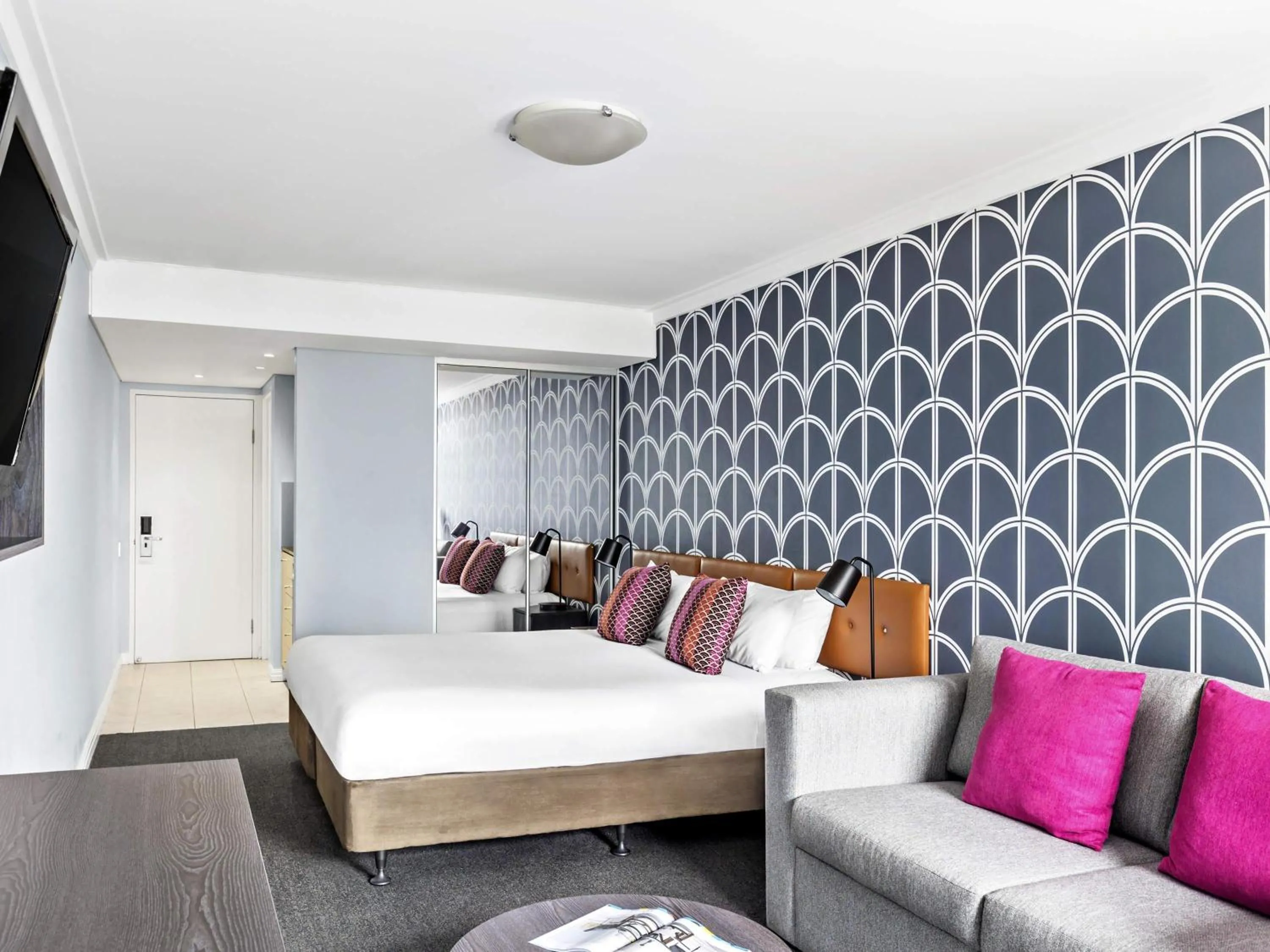 Bedroom, Bed in Mantra Sydney Central