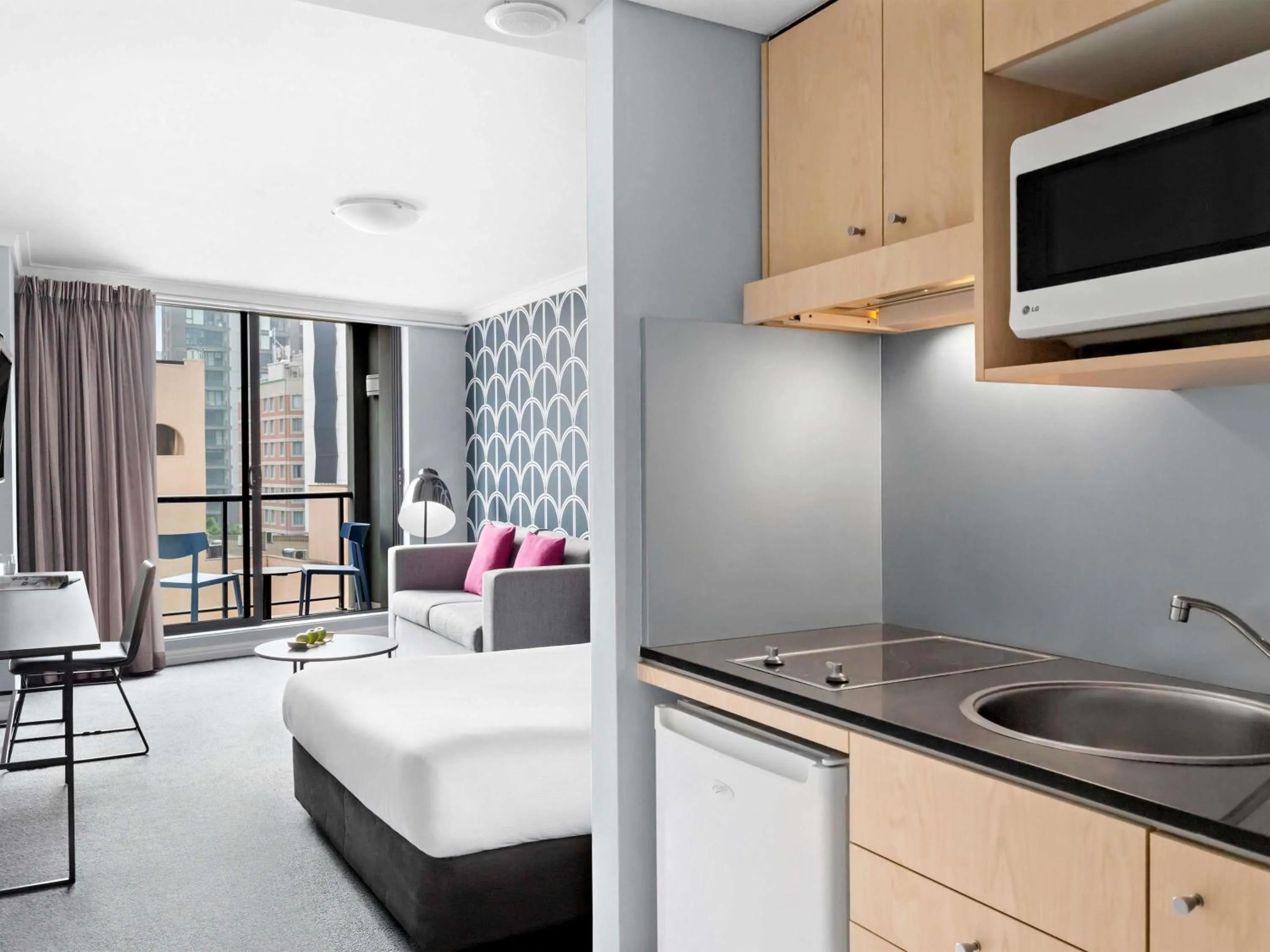 Bedroom, Bed in Mantra Sydney Central