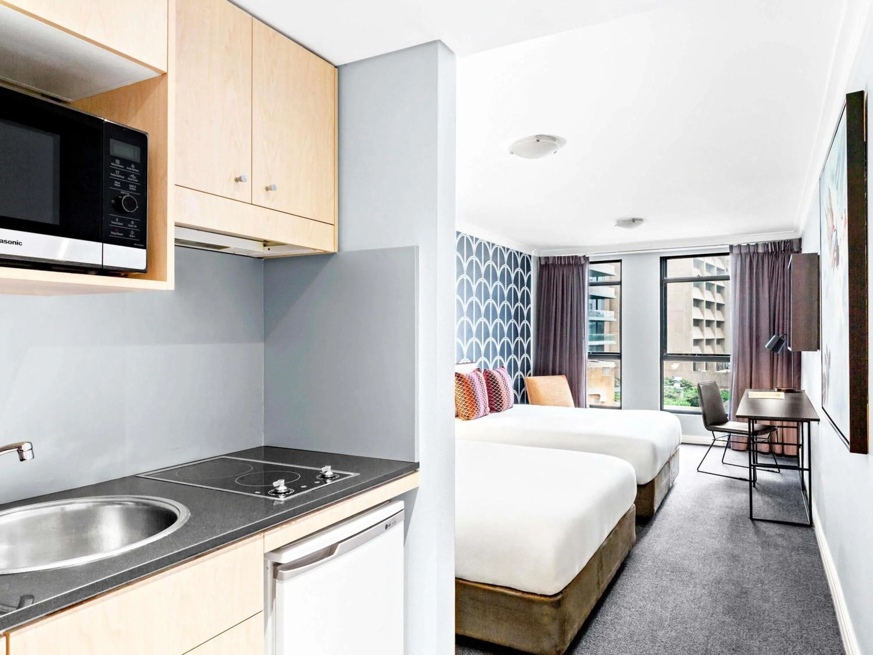 Bedroom, Bed in Mantra Sydney Central