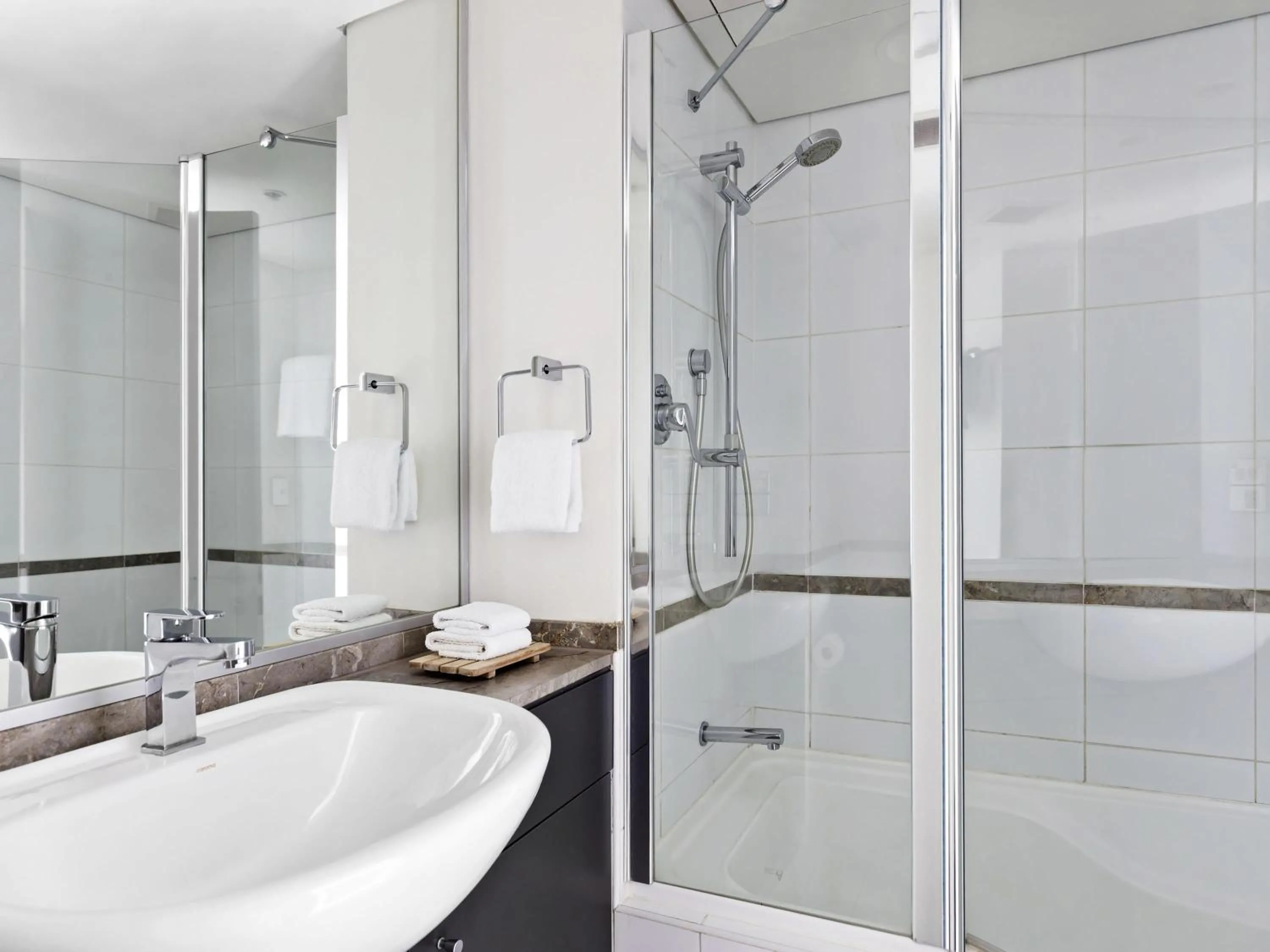 Bedroom in Mantra Sydney Central