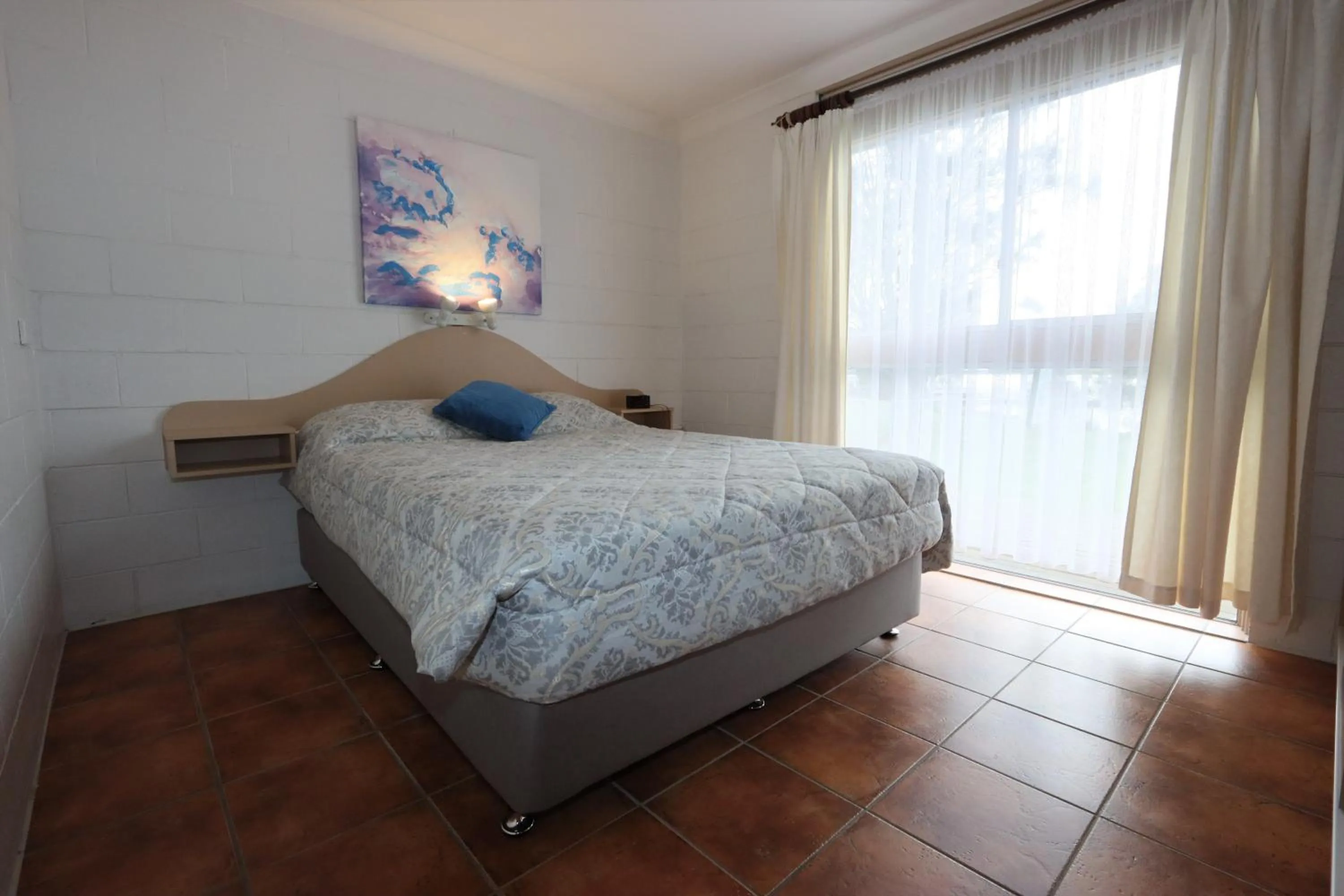 Bed in Lake Edge Apartments