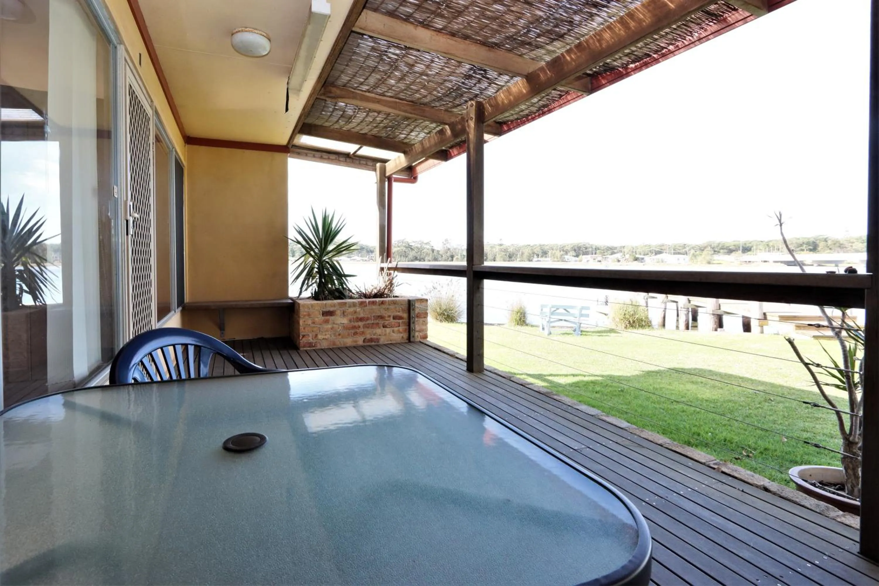 Balcony/Terrace in Lake Edge Apartments