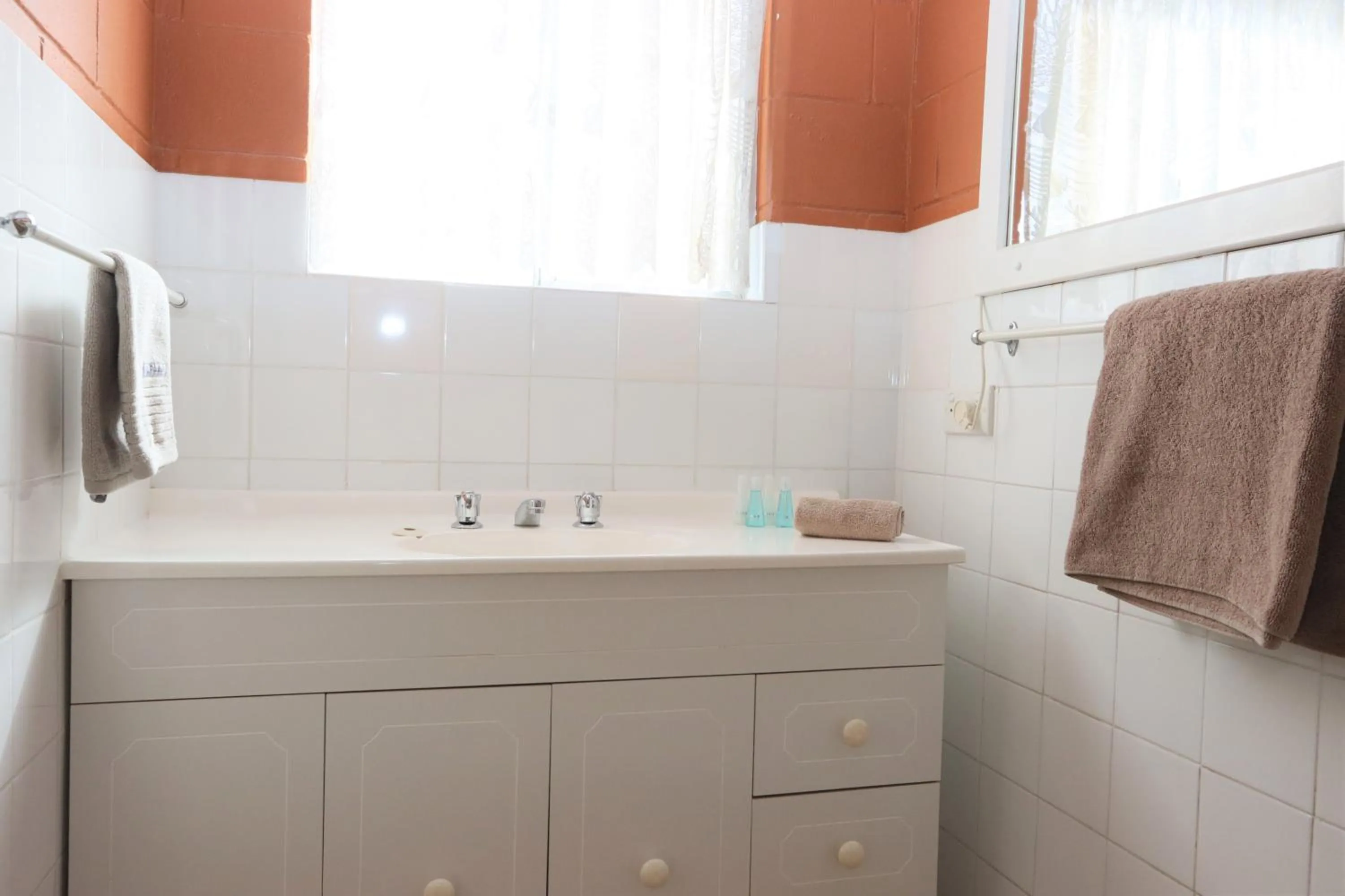 Bathroom in Lake Edge Apartments