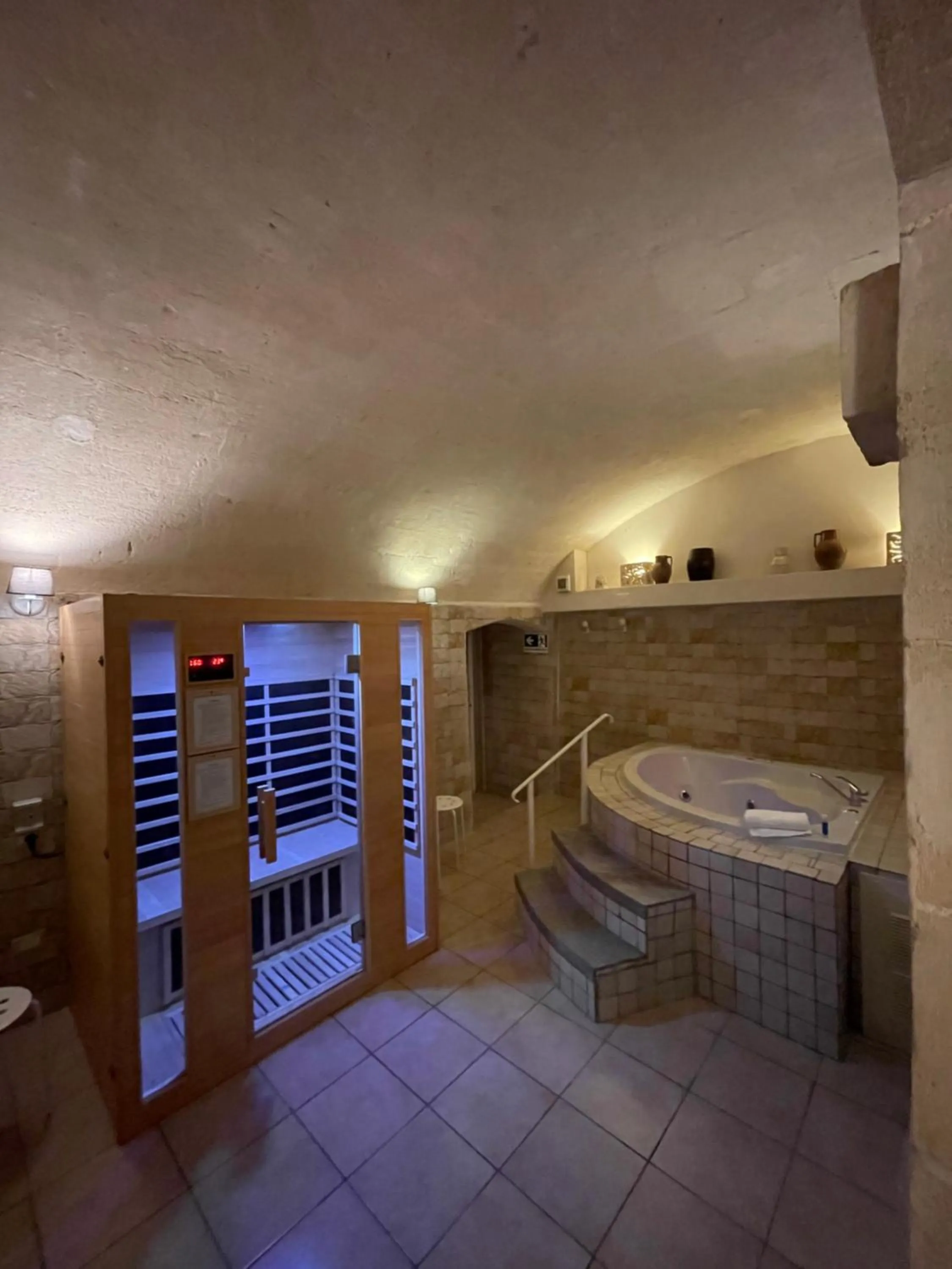 Hot Tub in Antica Mateola