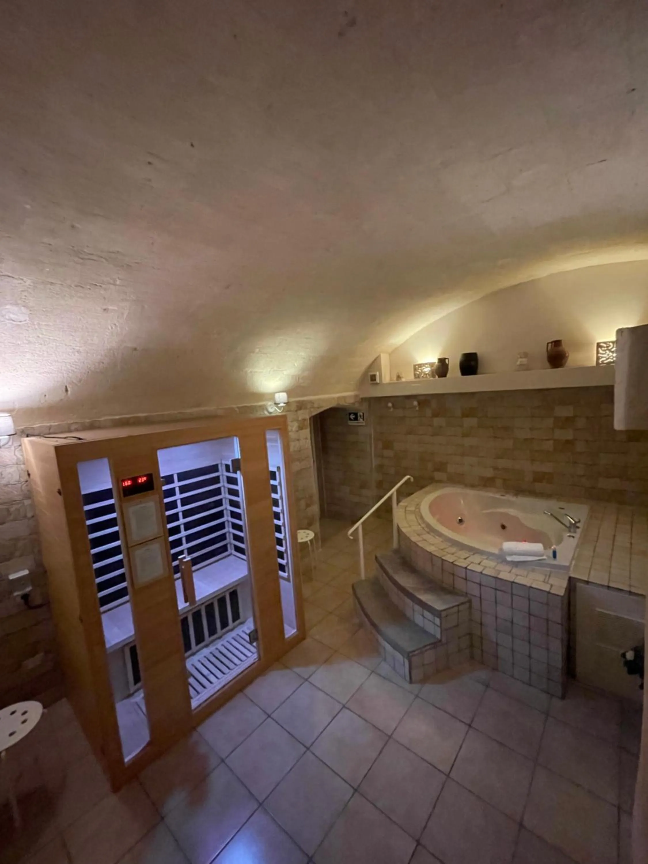 Hot Tub in Antica Mateola