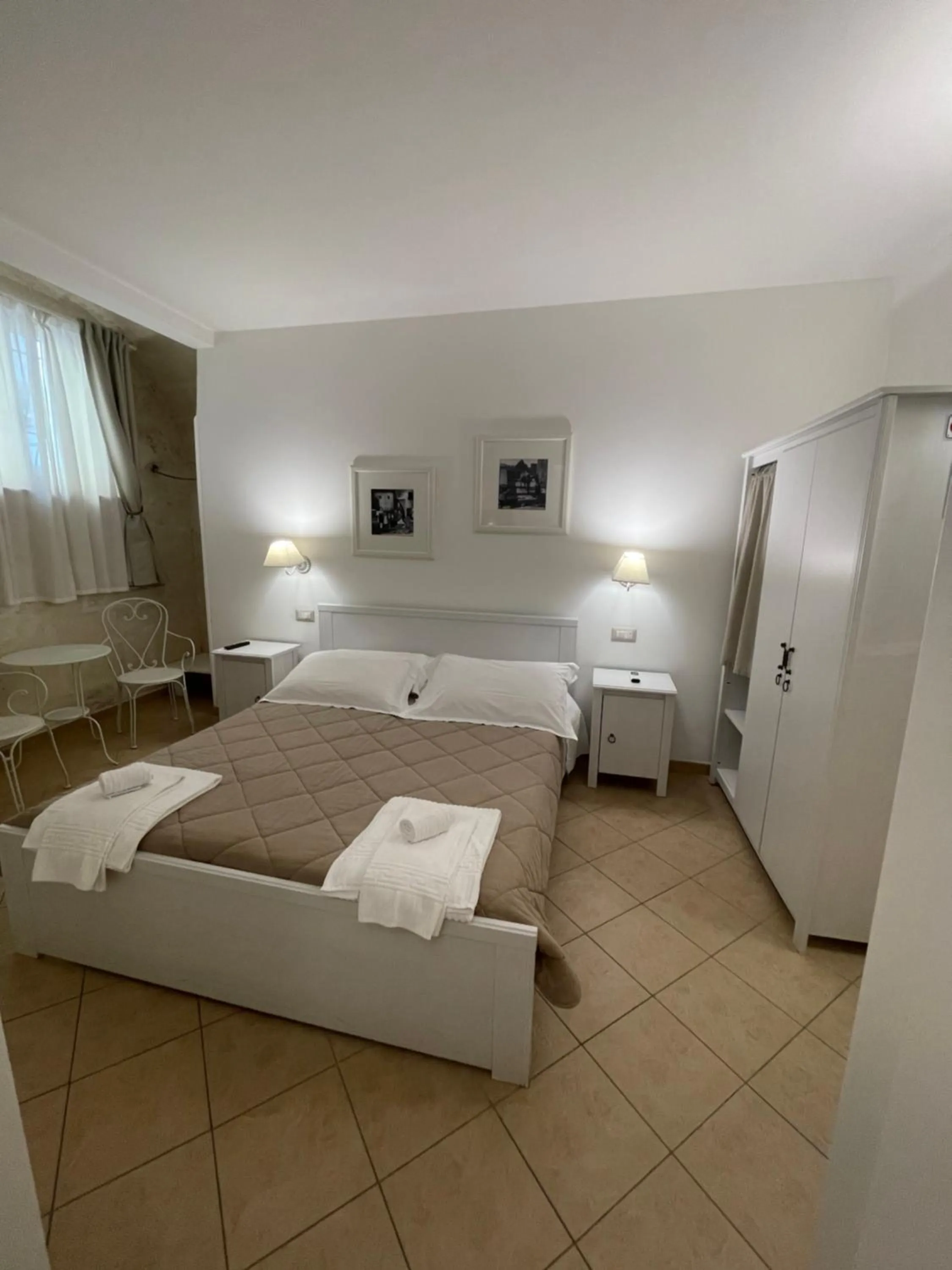 Photo of the whole room, Bed in Antica Mateola