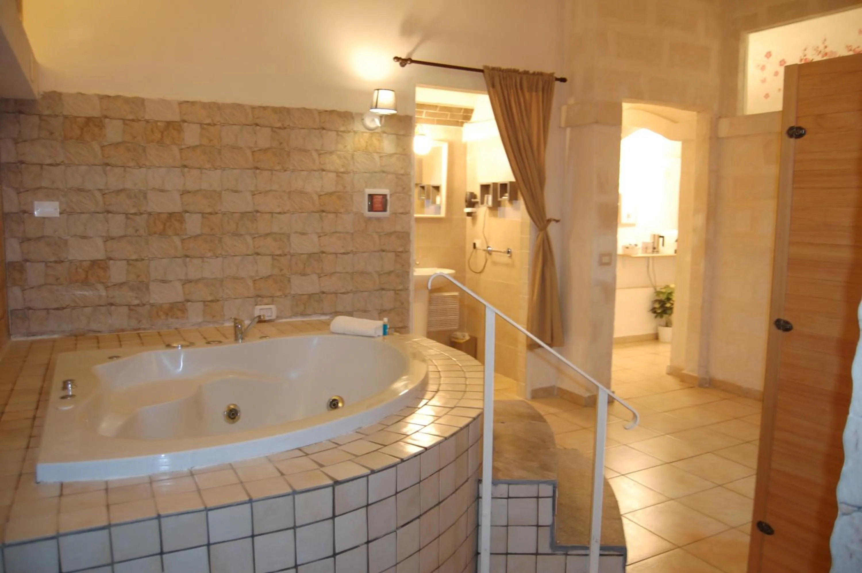 Hot Tub in Antica Mateola