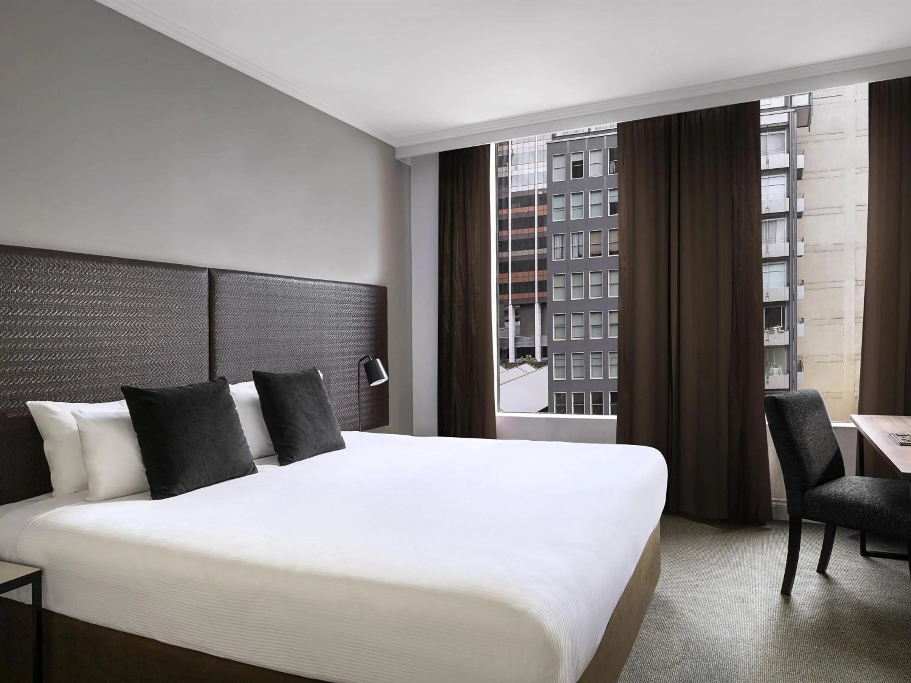 Bedroom, Bed in Mantra on Little Bourke Melbourne