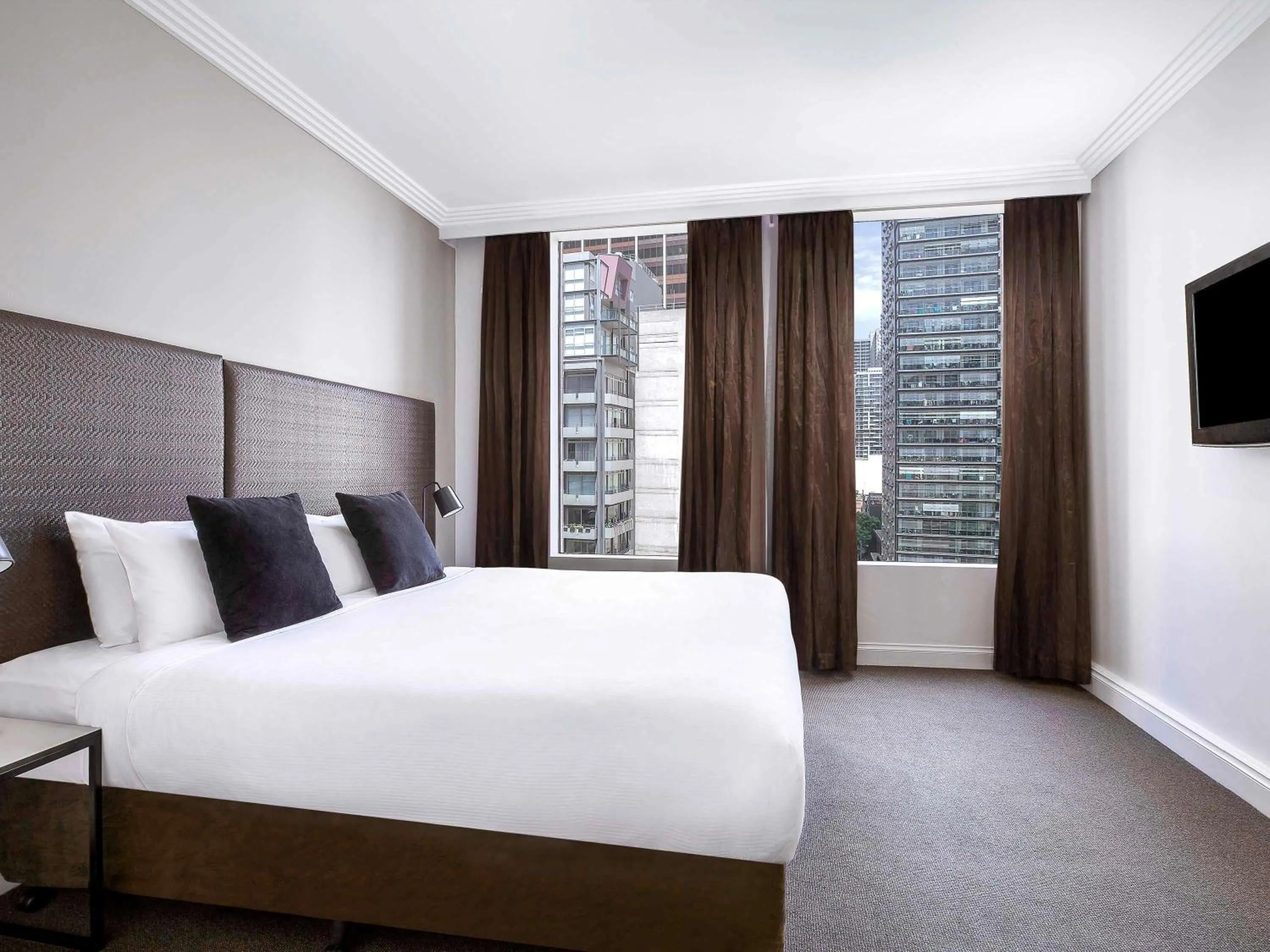Bedroom, Bed in Mantra on Little Bourke Melbourne
