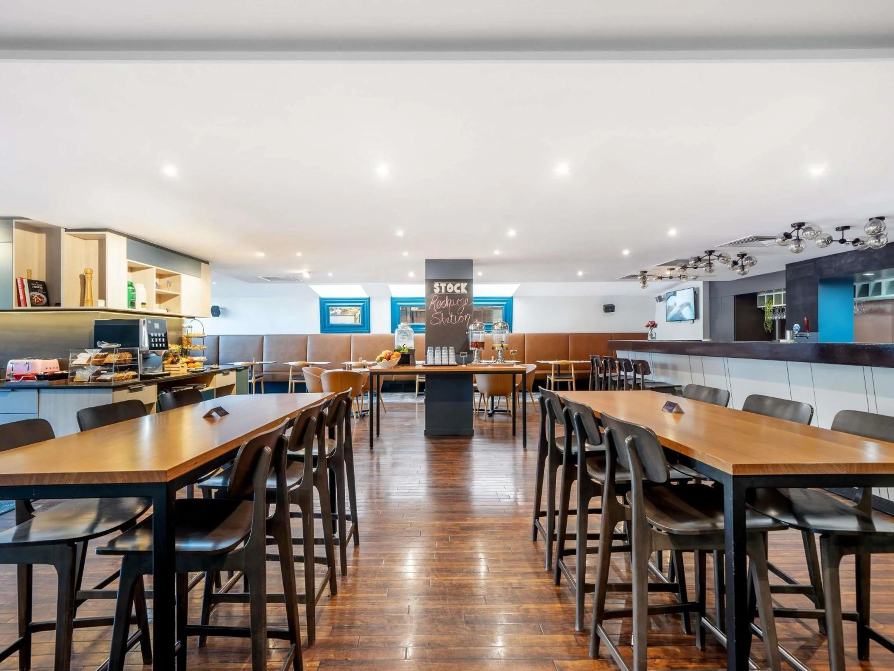 Restaurant/places to eat in Mantra on Northbourne