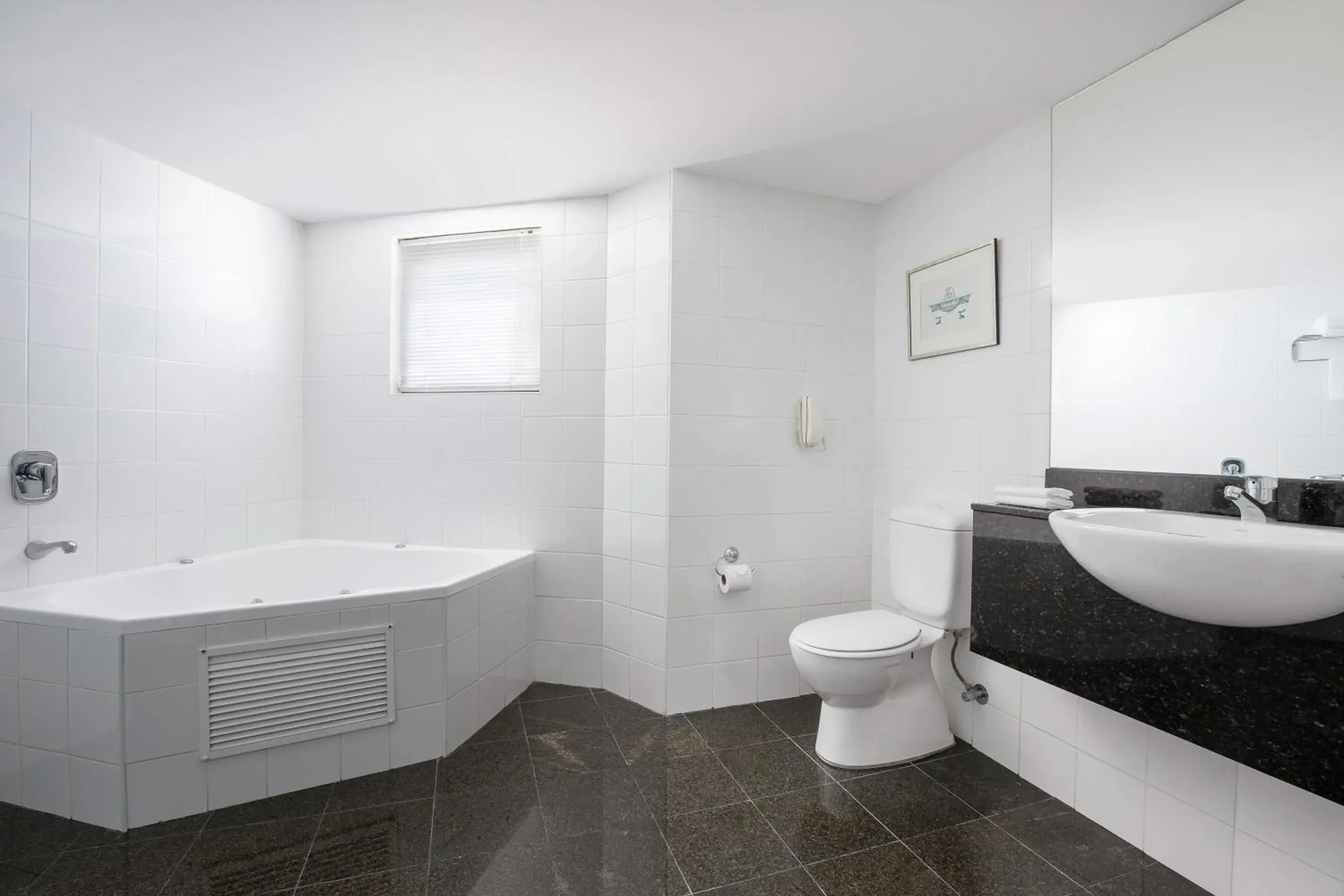 Executive Studio with Spa Bath in Mantra Parramatta Executive Studio with Spa Bath in Mantra Parramatta