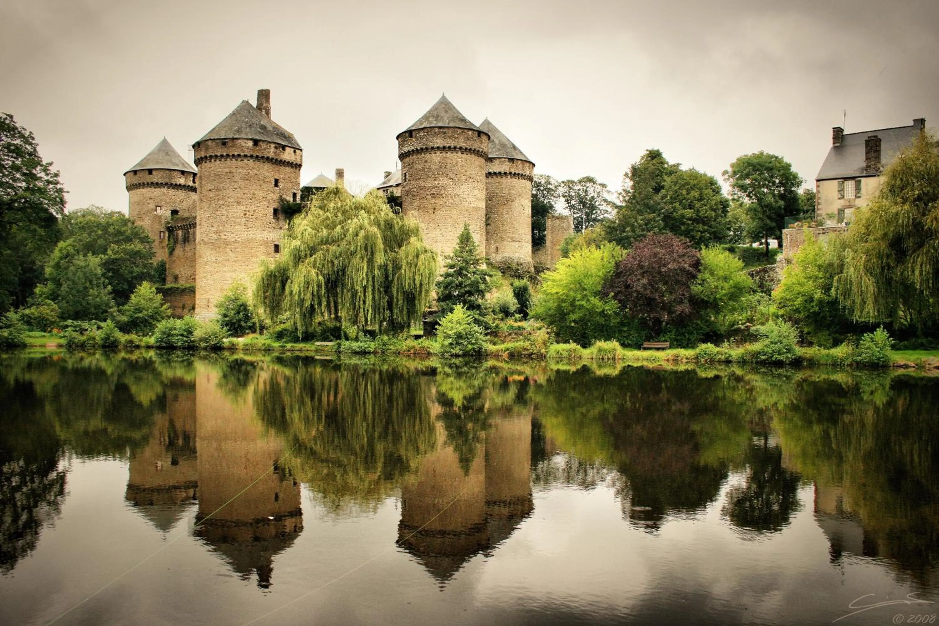 Nearby landmark in Logis de la Helberdière