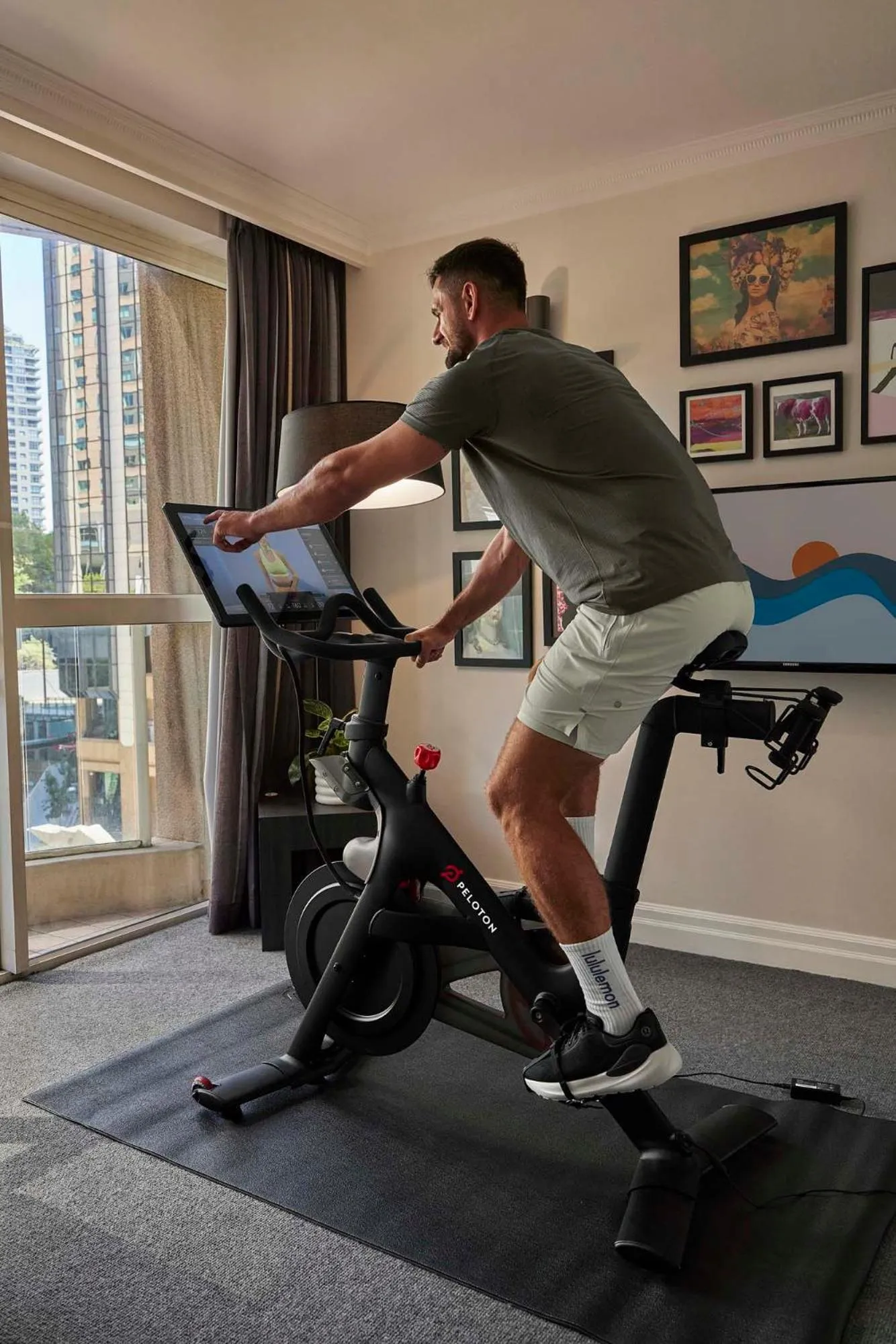 Bedroom in Mantra 2 Bond Street