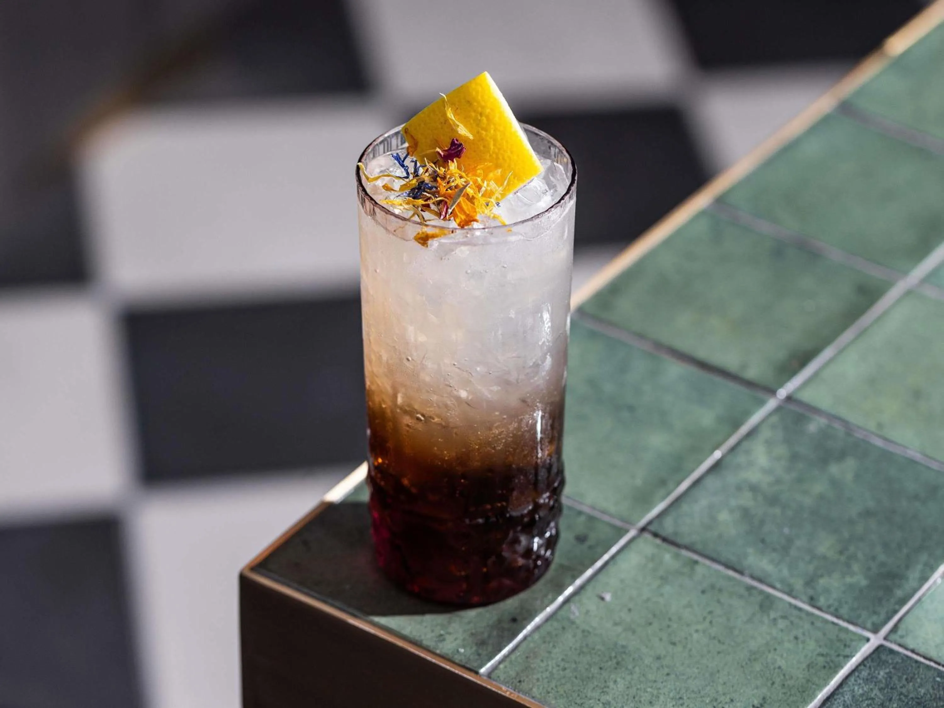 Lounge or bar in Mantra 2 Bond Street