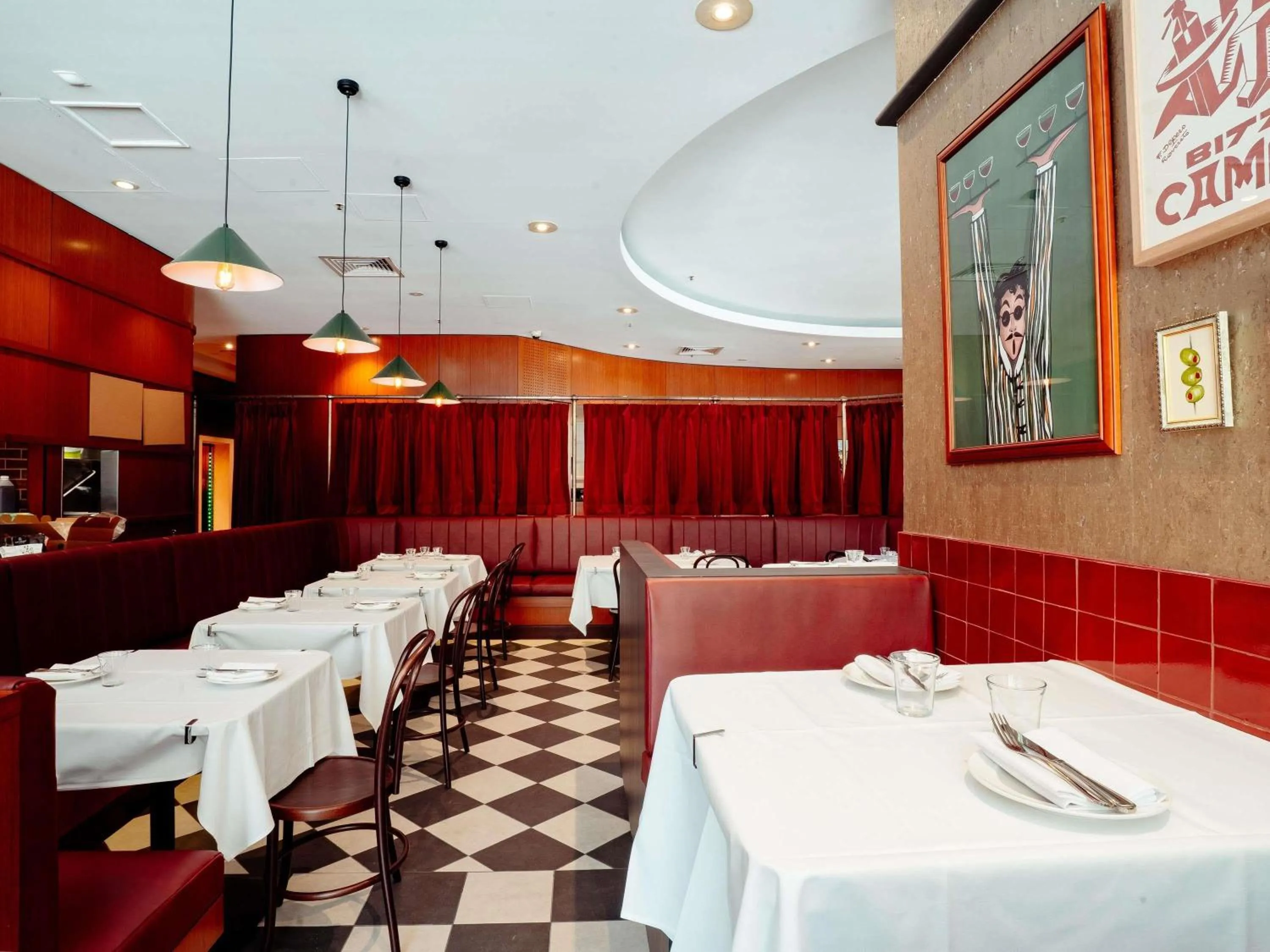 Restaurant/places to eat in Mantra 2 Bond Street