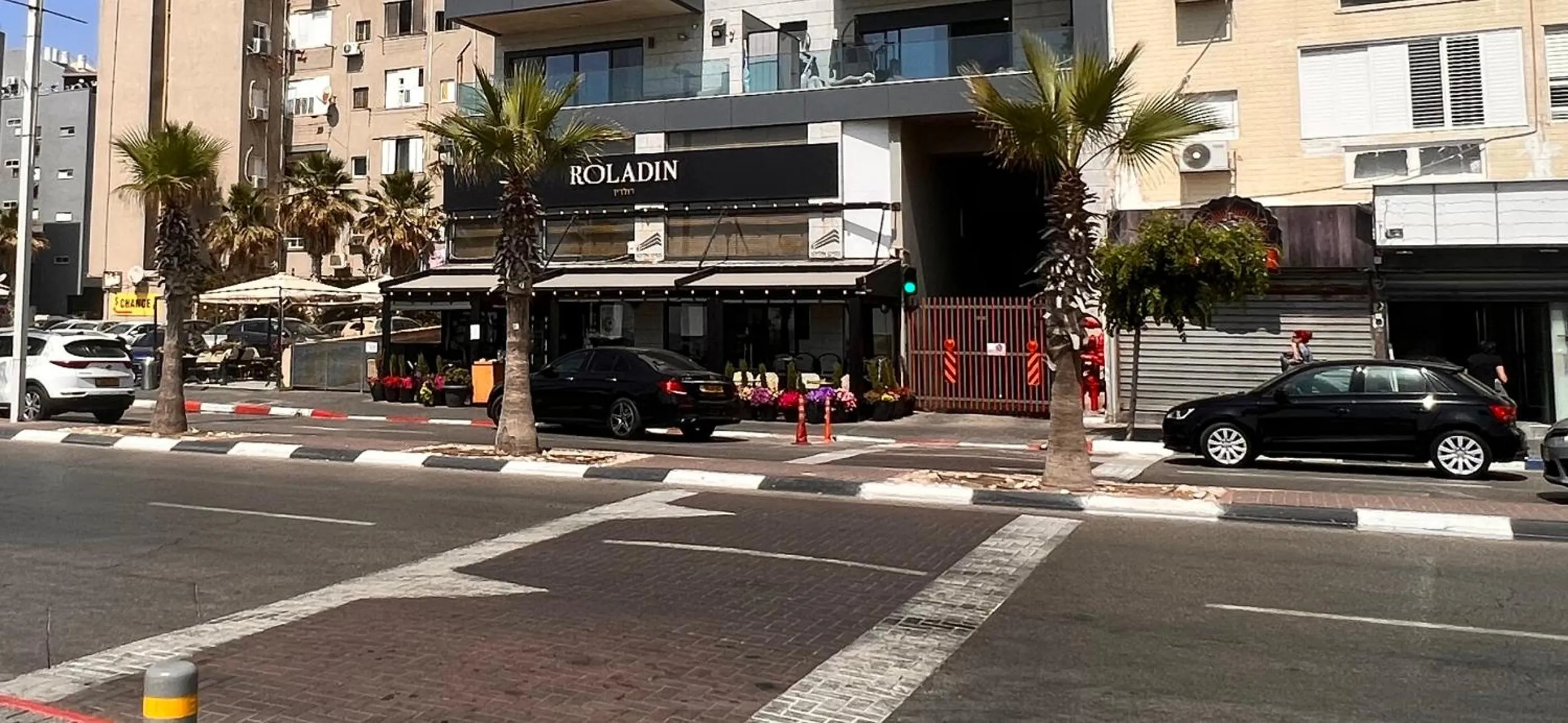 Neighbourhood in Spat Beach