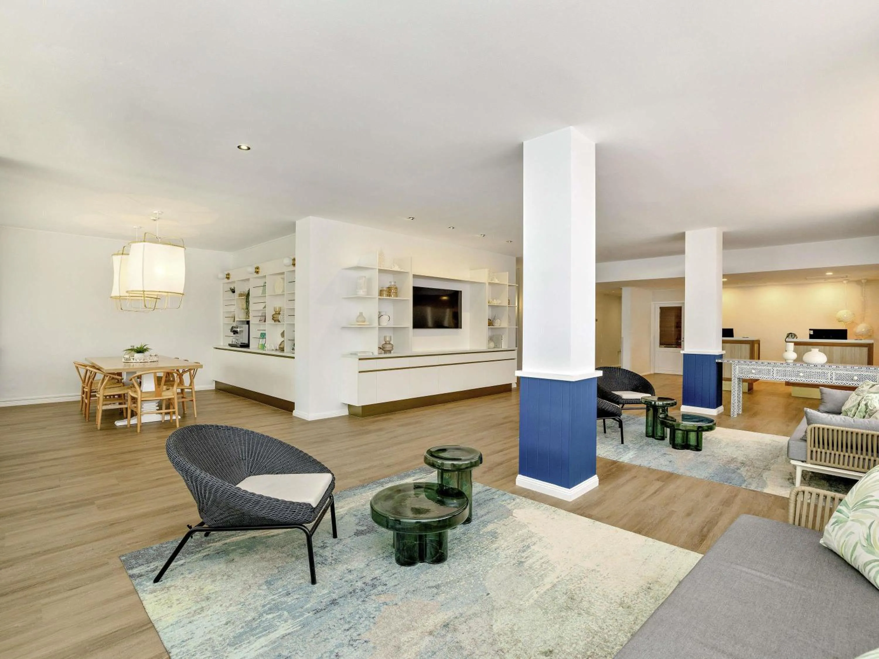 Property building in Mercure Cairns