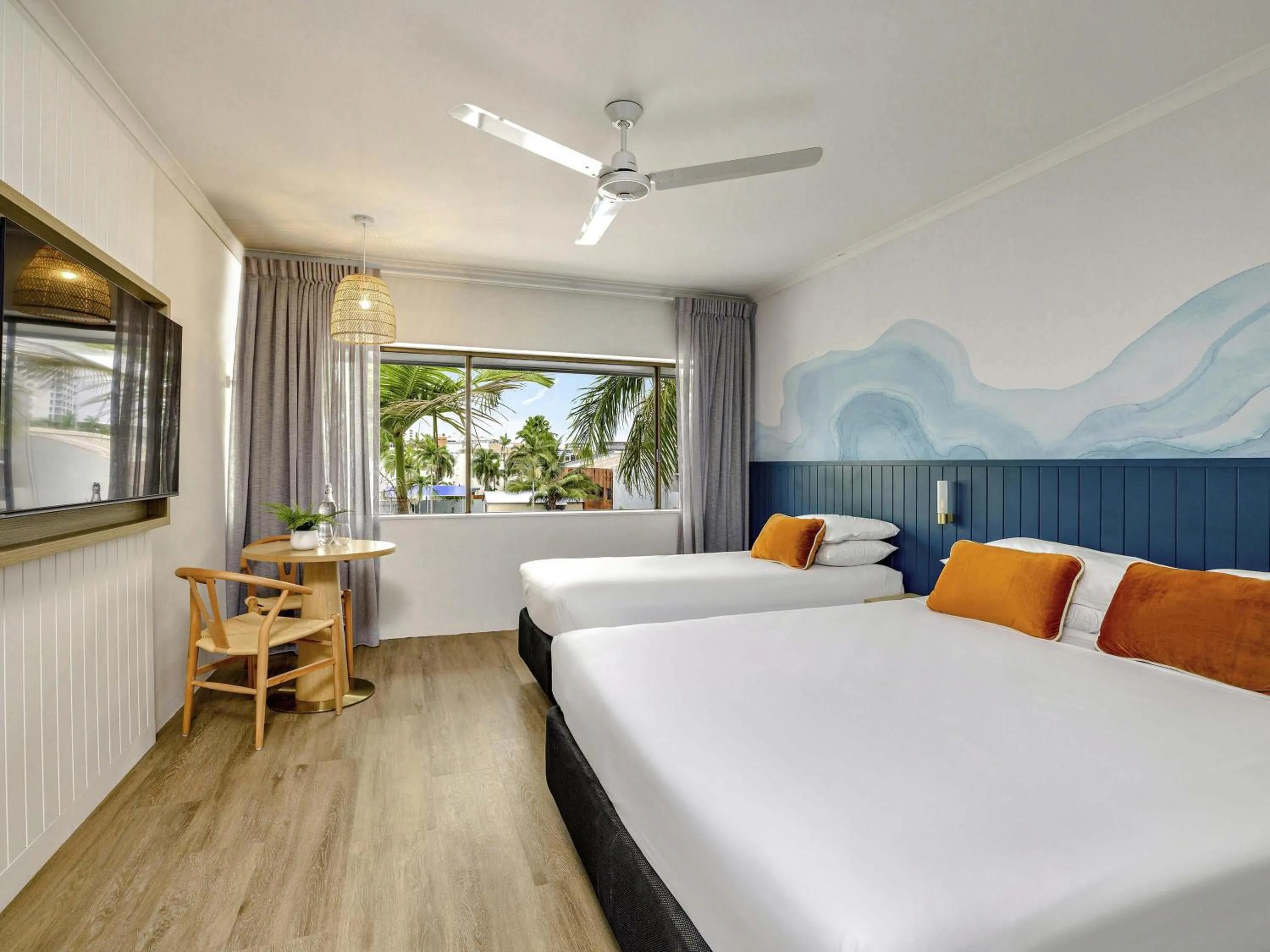 Bedroom, Bed in Mercure Cairns