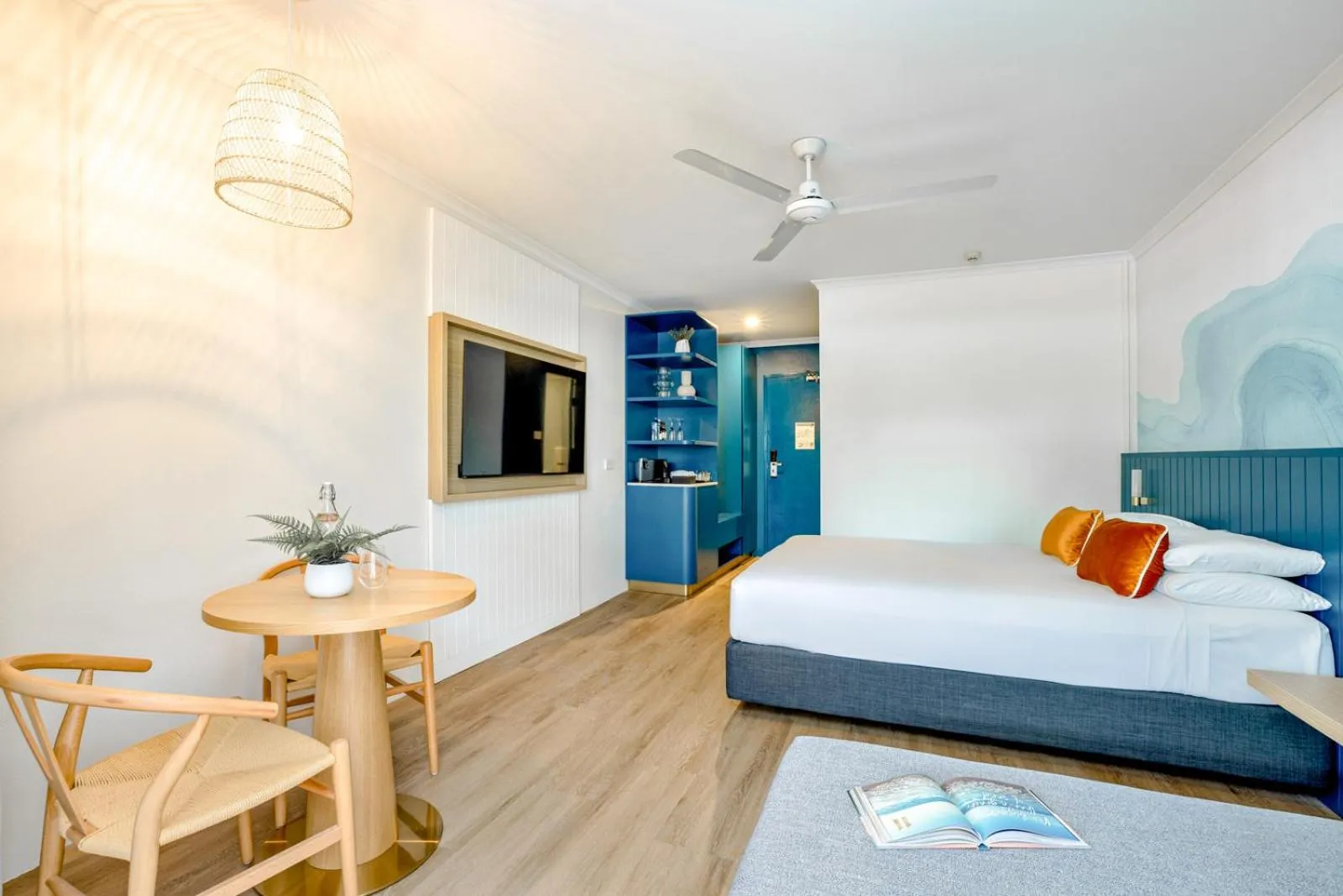 Bed in Mercure Cairns