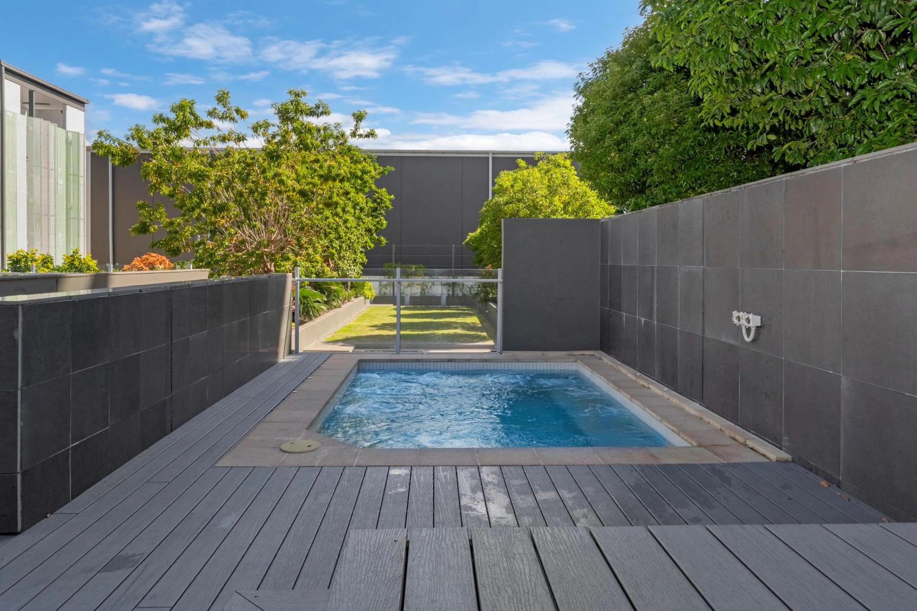 Central Islington Apartments