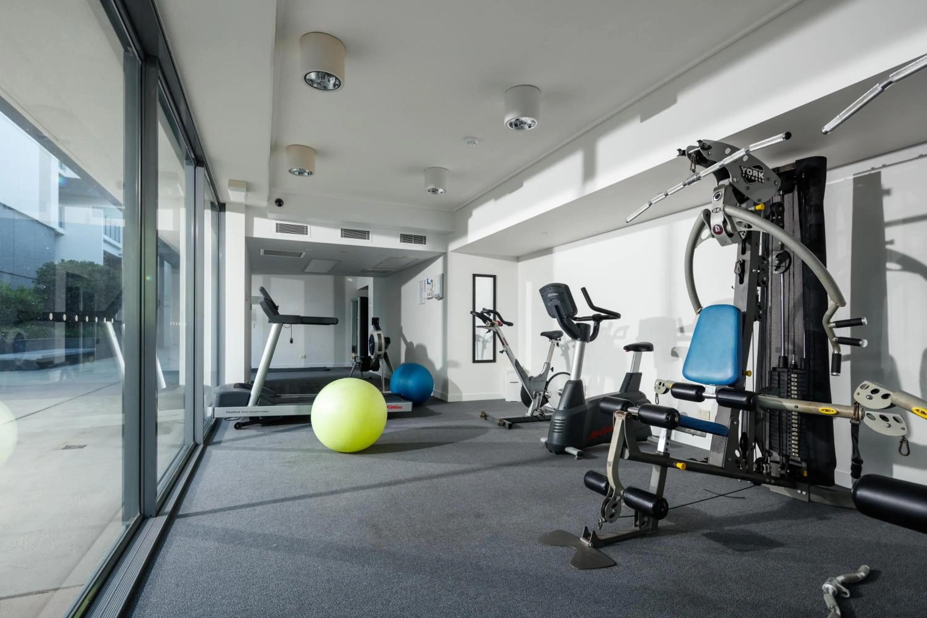 Fitness centre/facilities in Central Islington Apartments