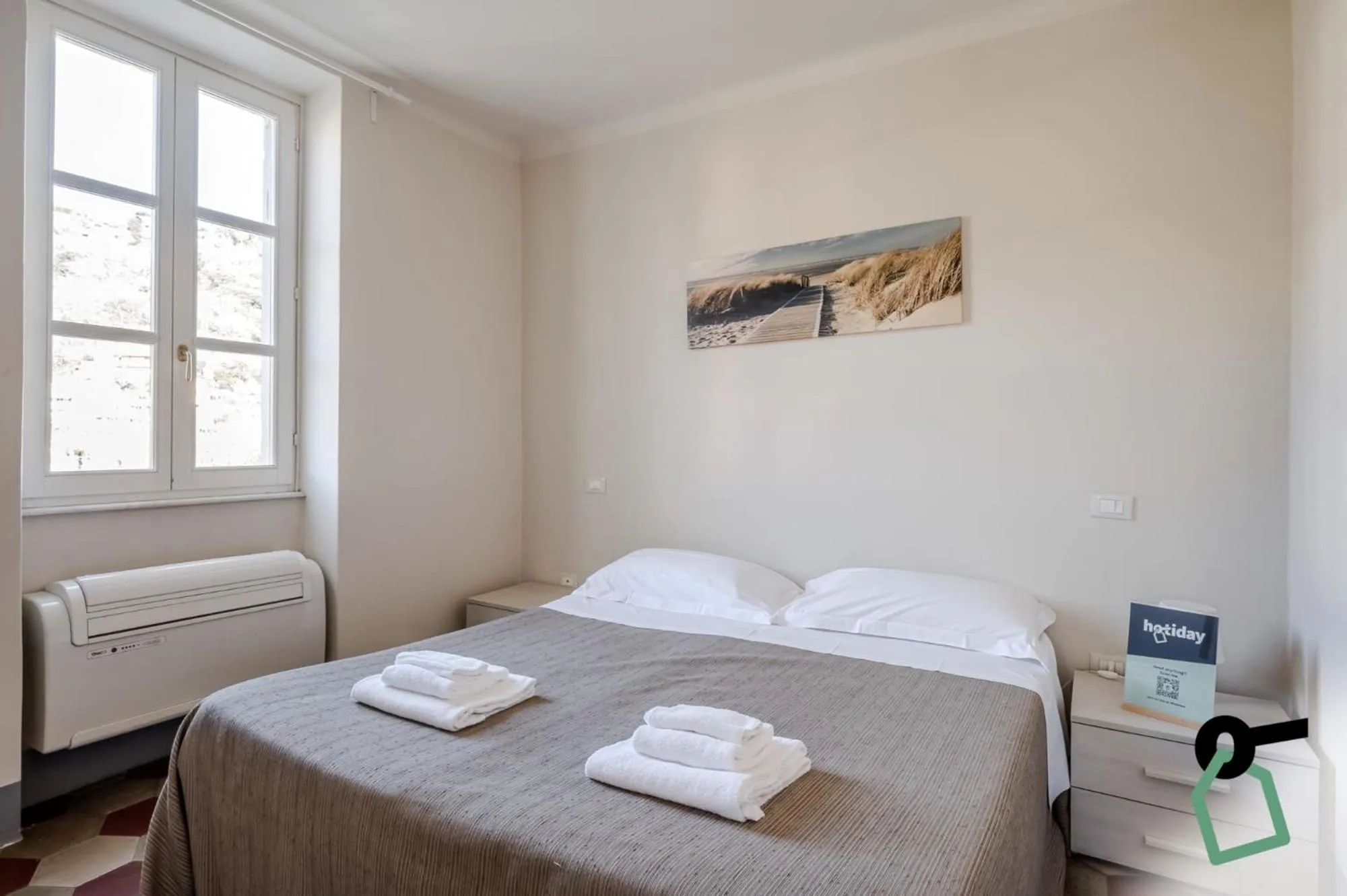 Bedroom, Bed in HOTIDAY Apartment Collection - Lerici Terrediliguria