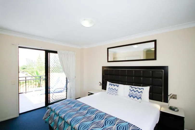 Bedroom, Bed in Island Beach Resort