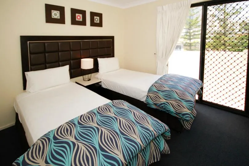 Bedroom, Bed in Island Beach Resort