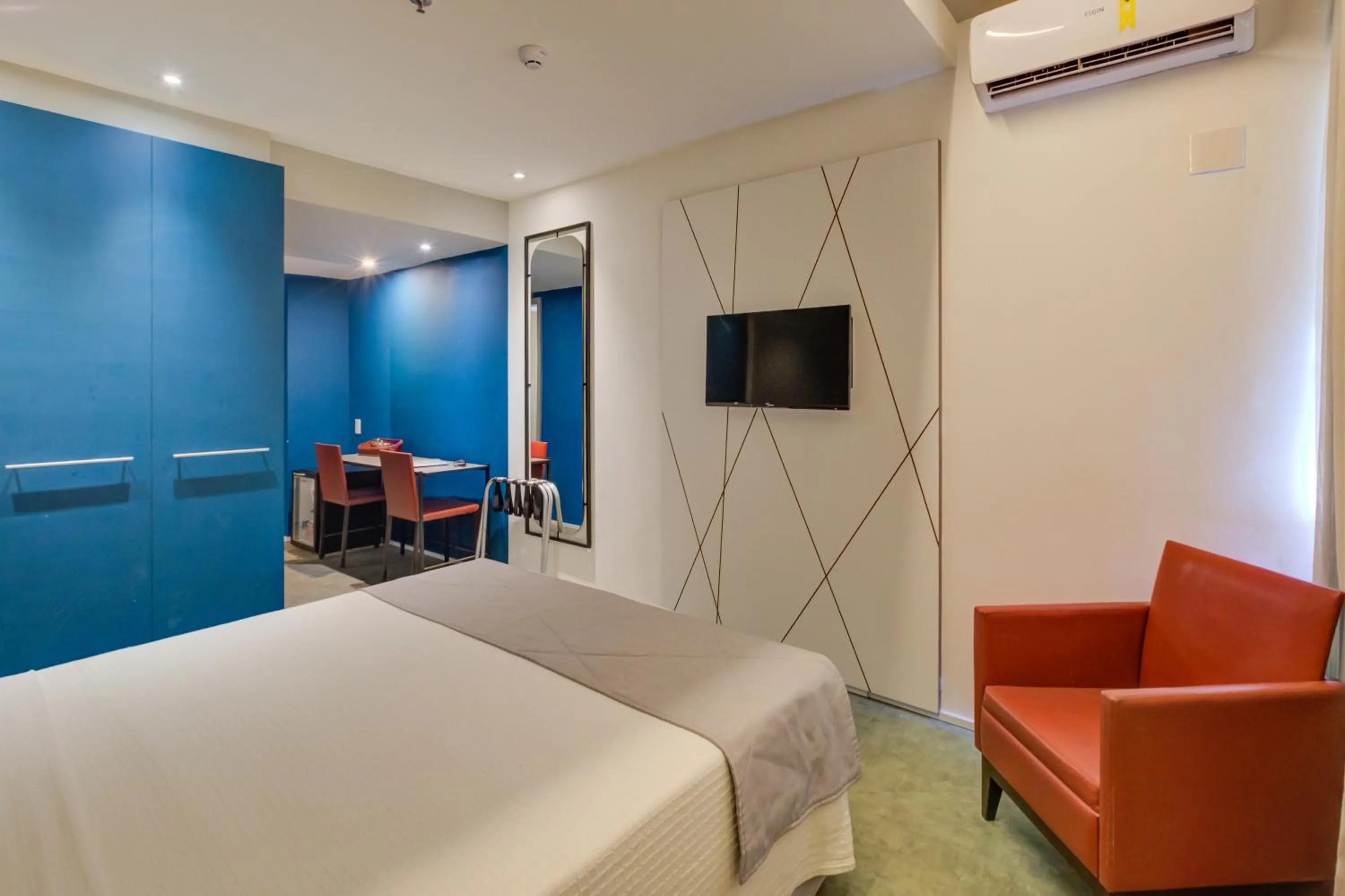 TV and multimedia, Bed in Rio Design Copacabana Hotel