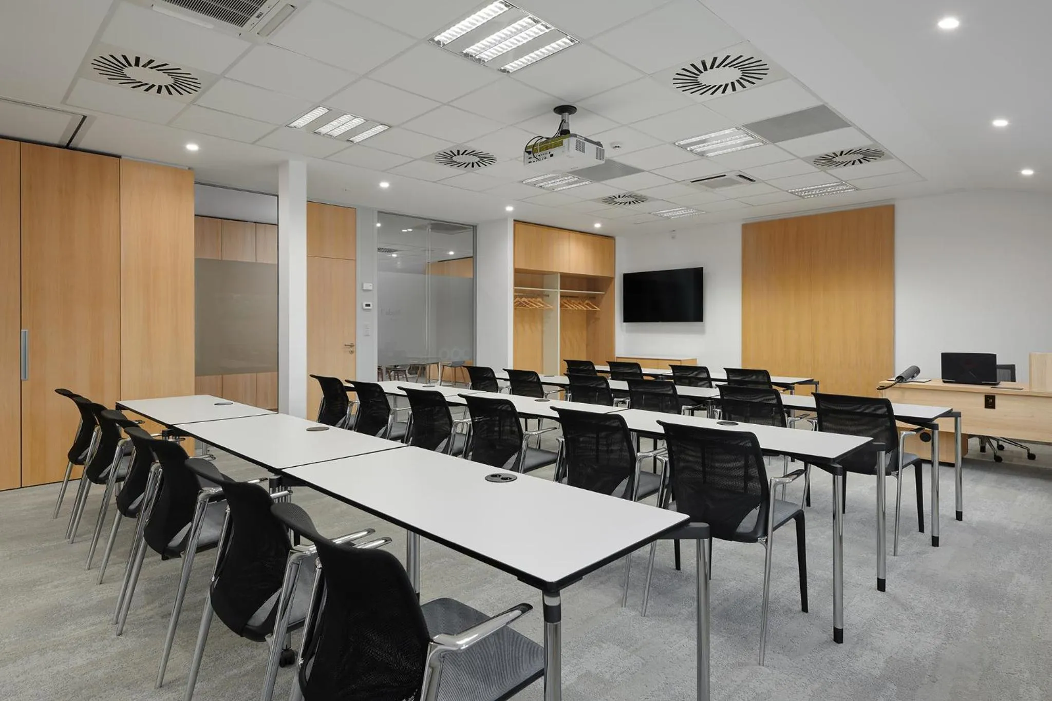 Business facilities in Hotel Osvit