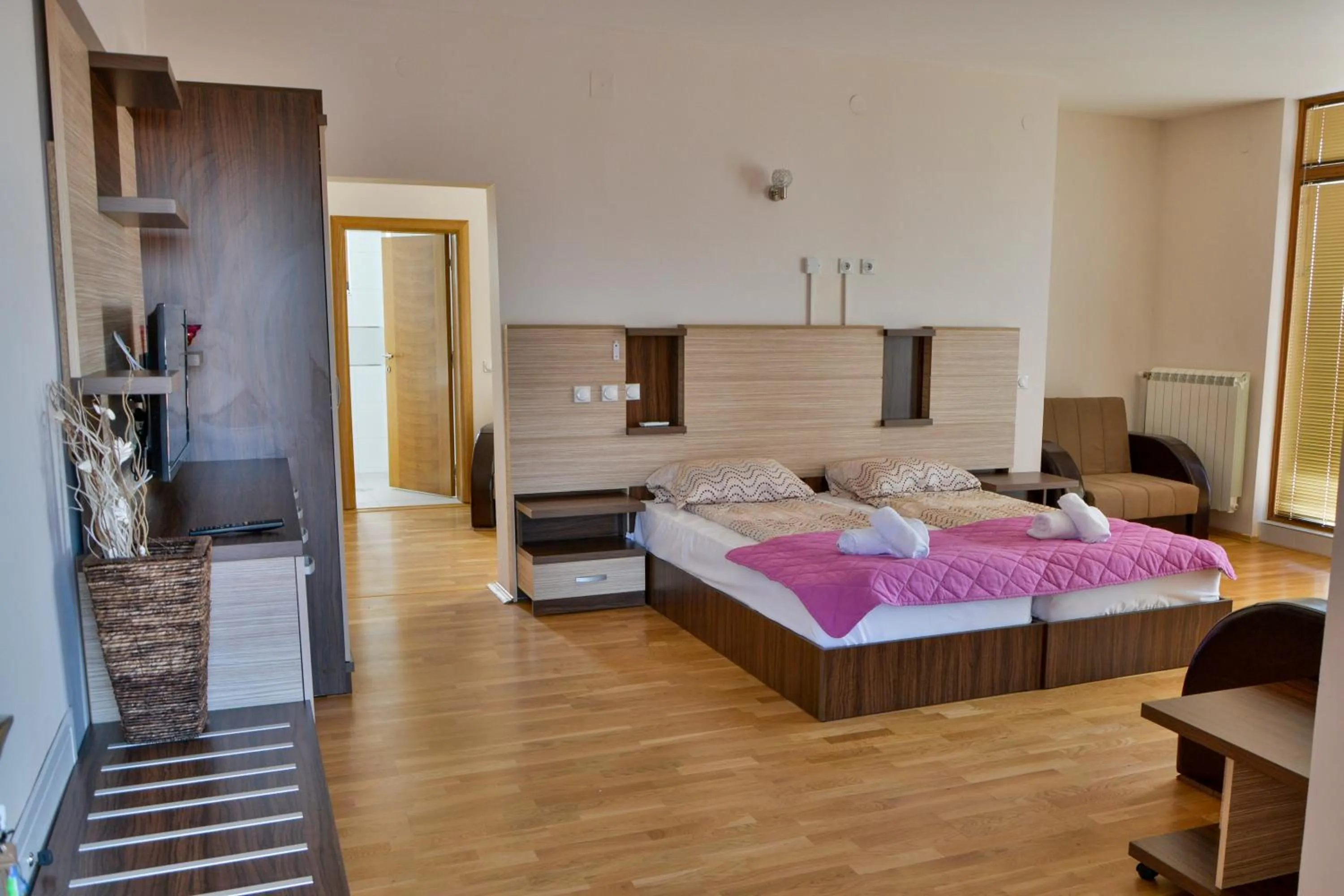 Balcony/Terrace, Bed in Hotel Bella Nella