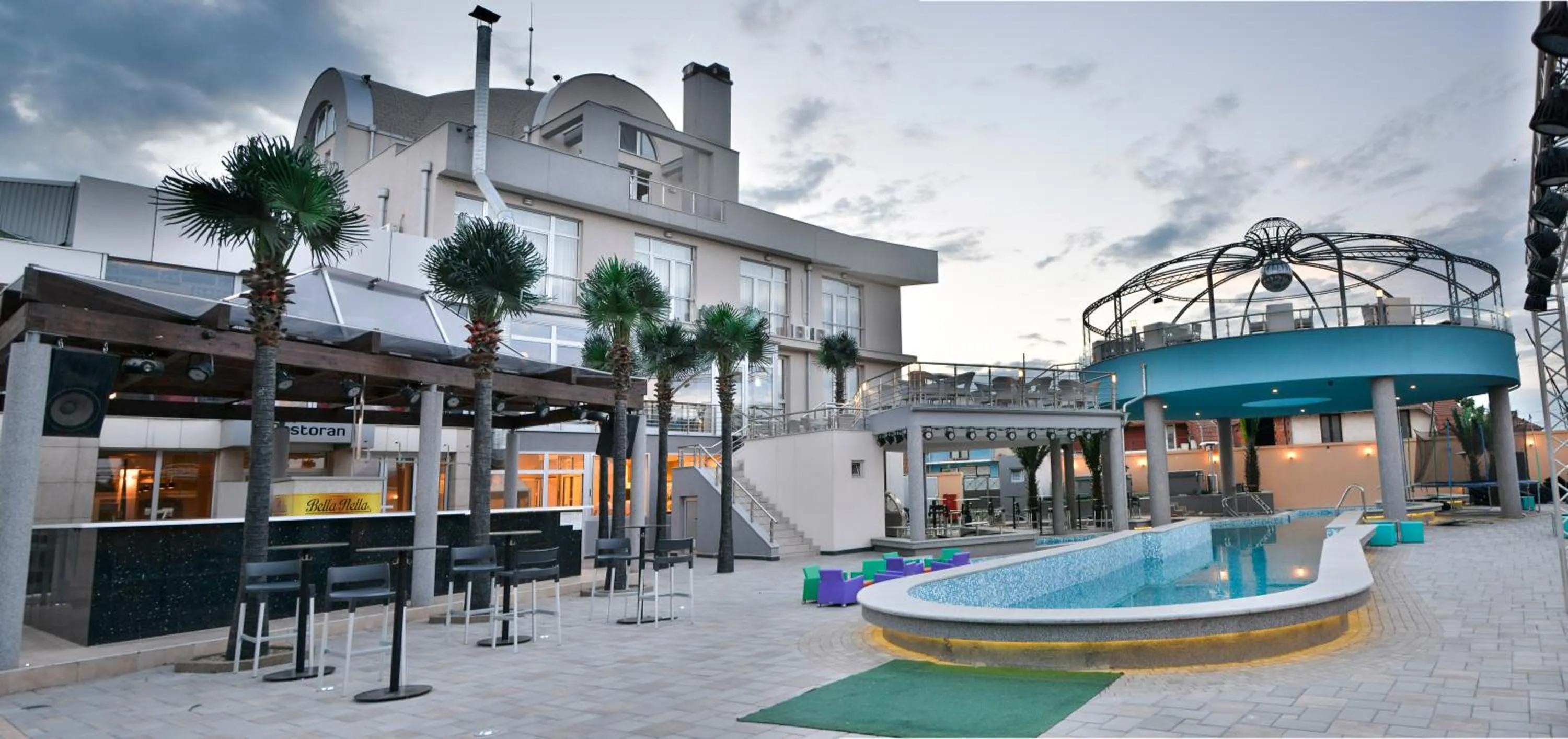 Restaurant/places to eat in Hotel Bella Nella