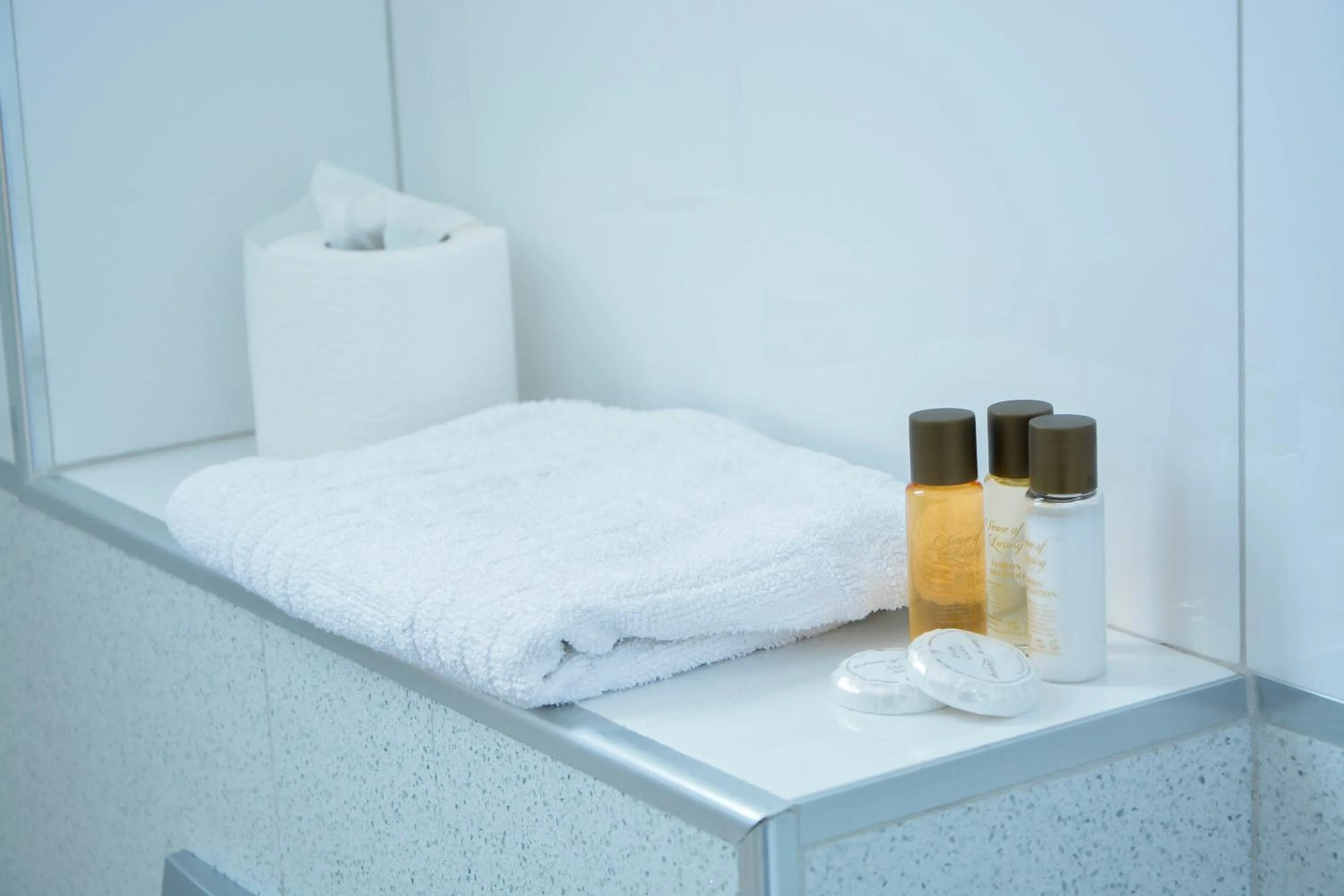 Bathroom, Bed in Hotel Bella Nella