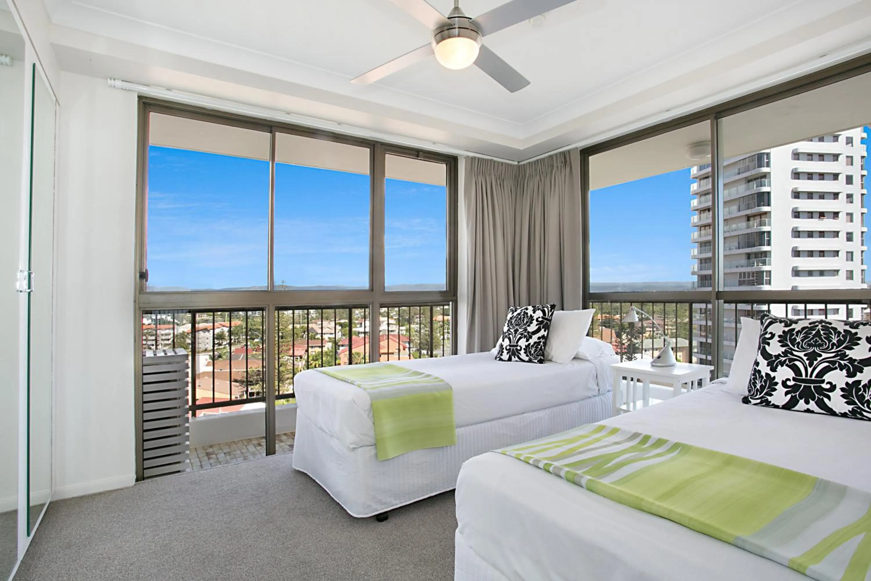 Bedroom, Bed in Ocean Royale