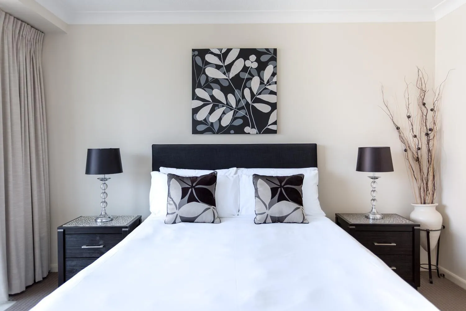 Bedroom, Bed in Ocean Royale