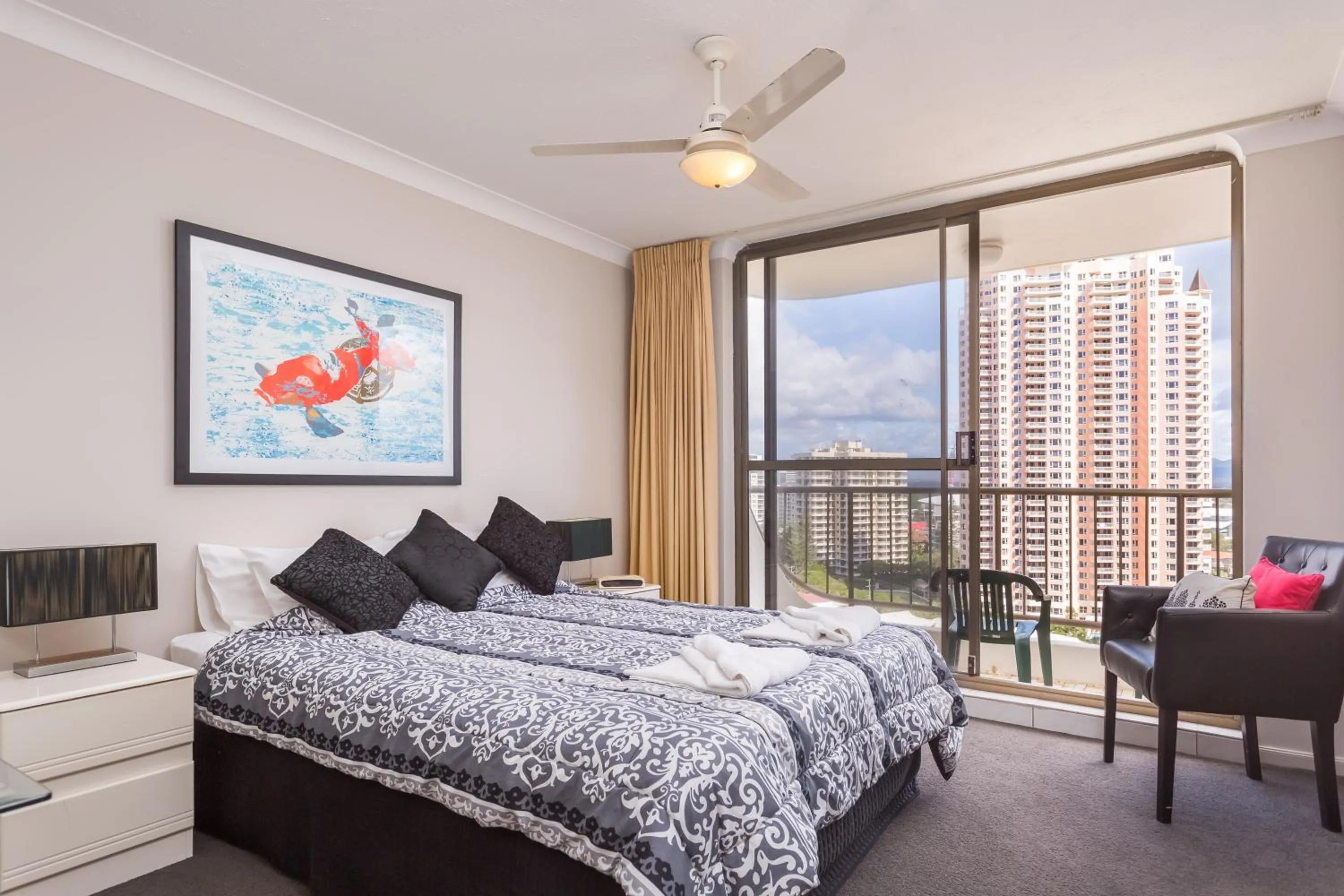 Bedroom, Bed in Ocean Royale