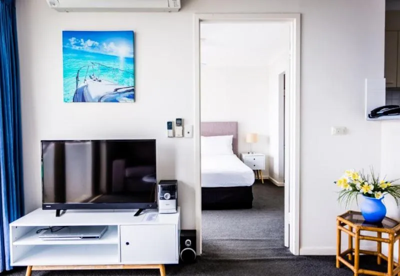 TV and multimedia, Bed in Ocean Royale