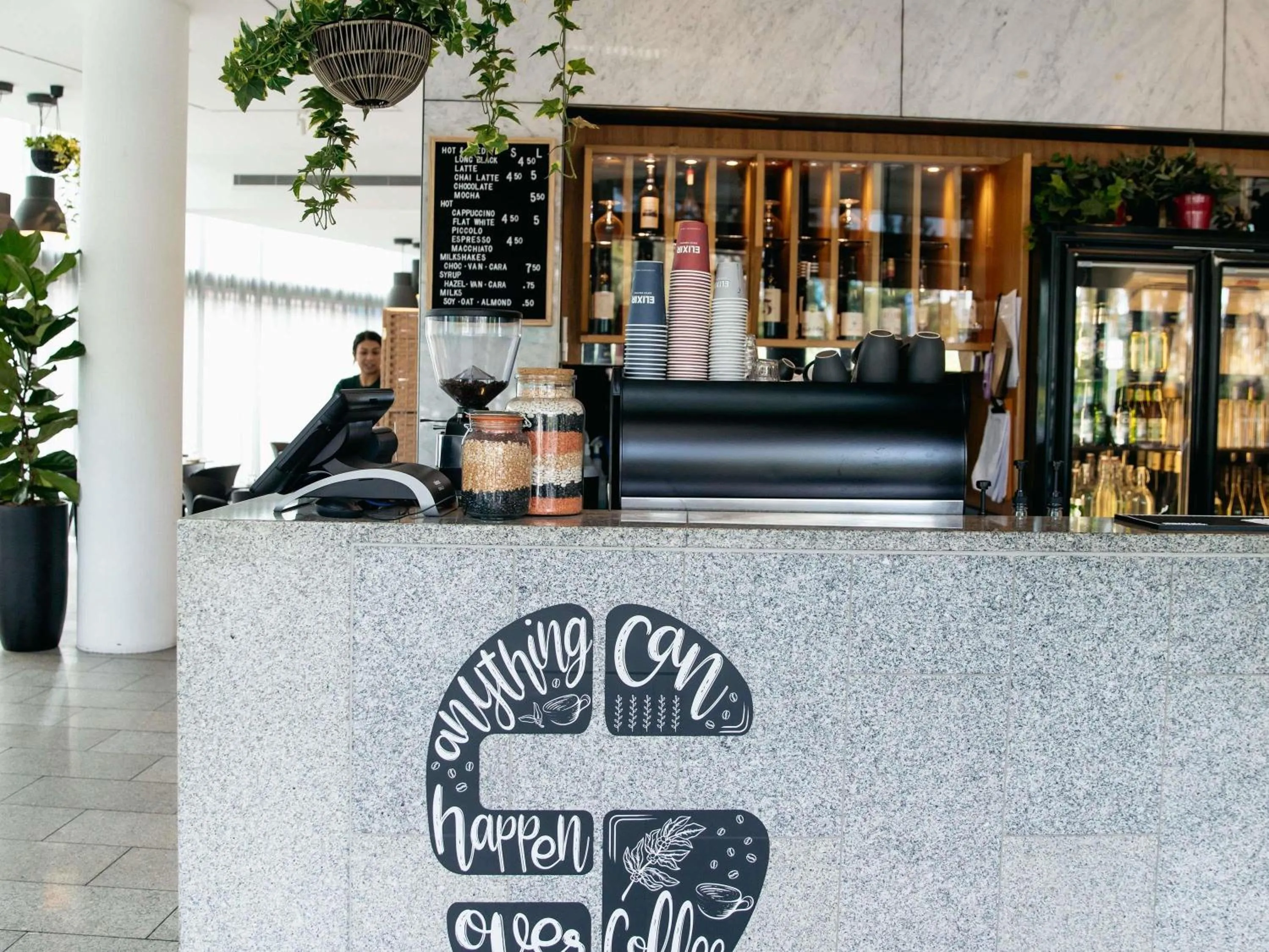 Restaurant/places to eat in Mercure Brisbane Spring Hill