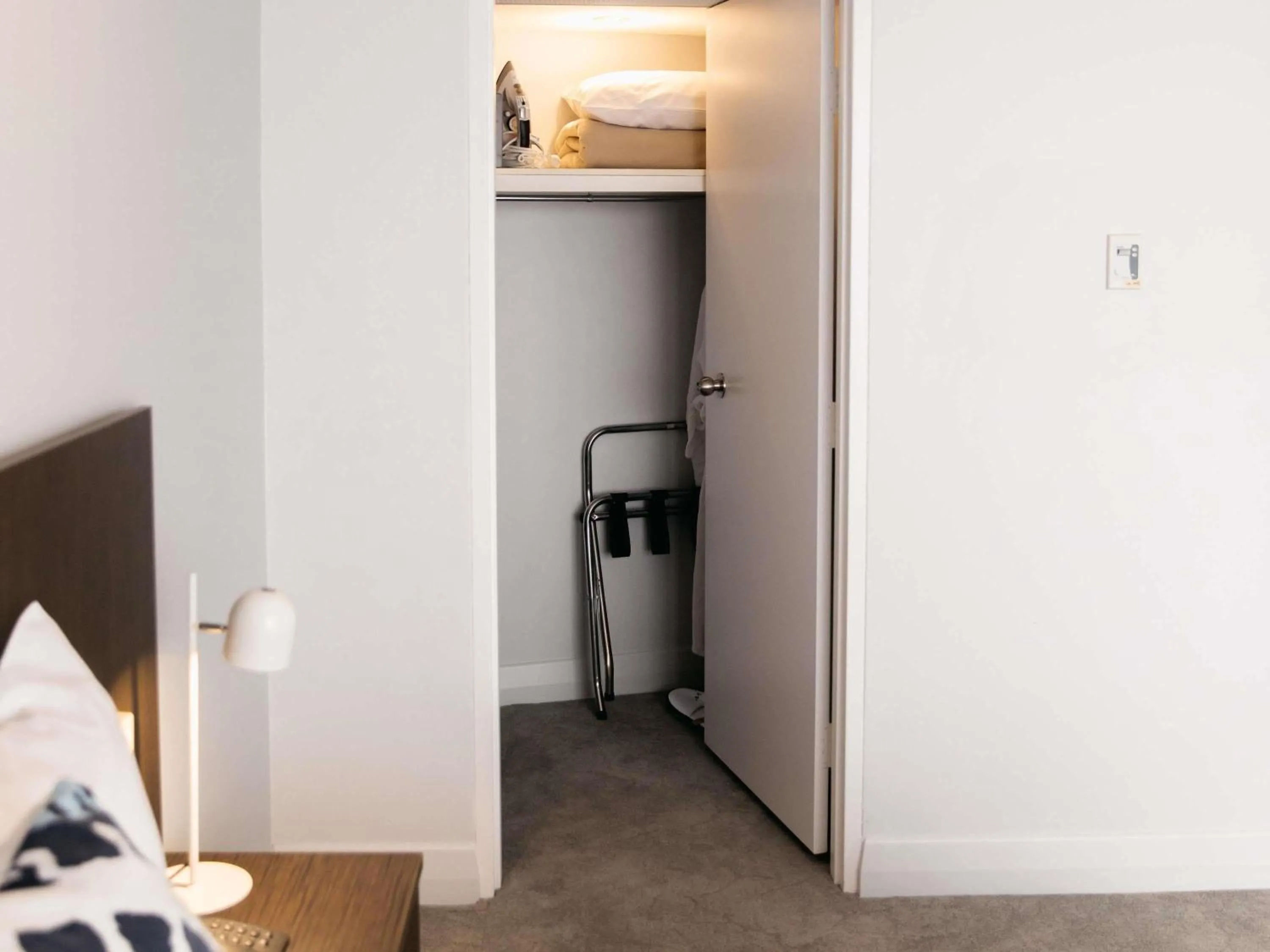 Bedroom, Bed in Mercure Brisbane Spring Hill