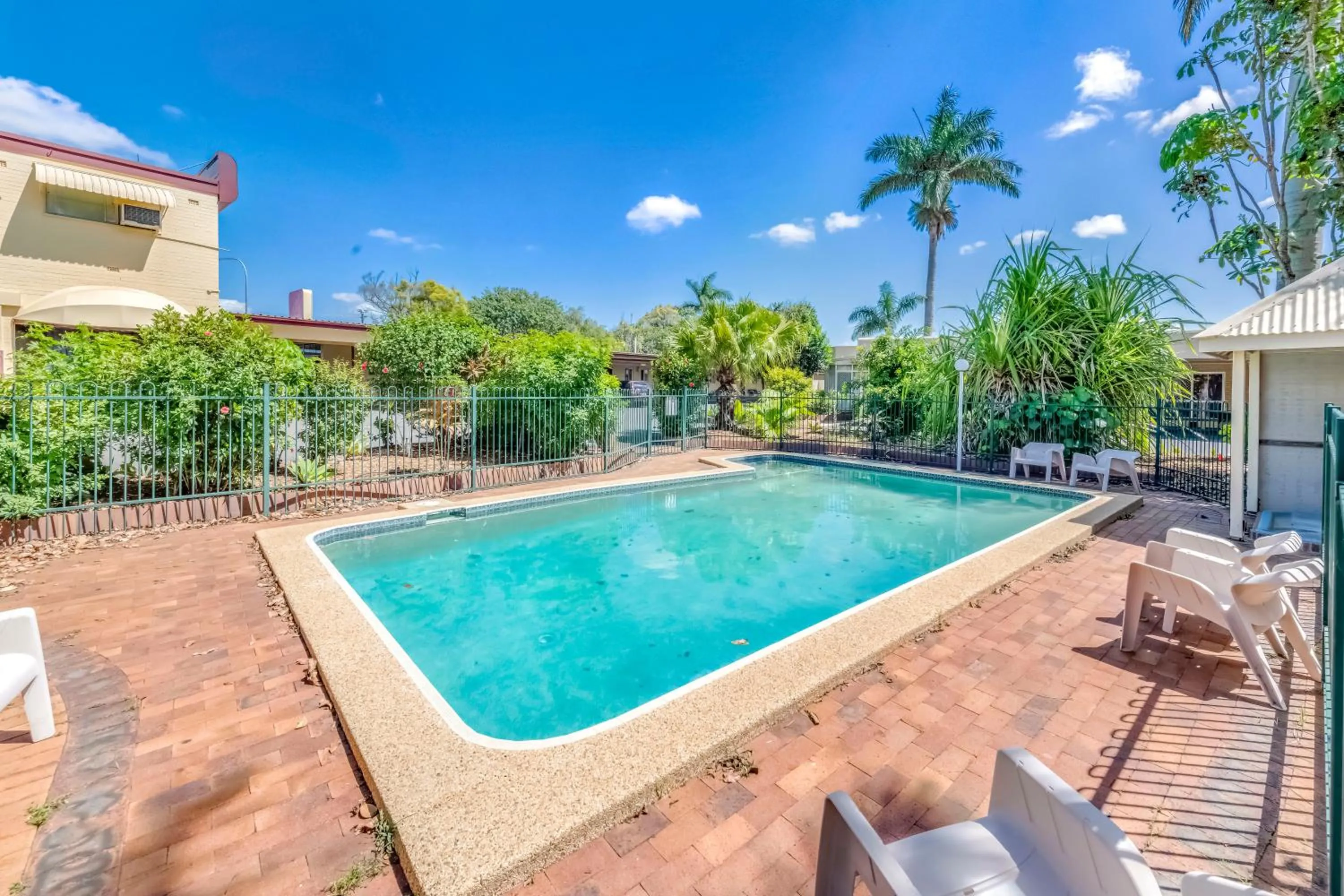 Swimming pool in Bundaberg International