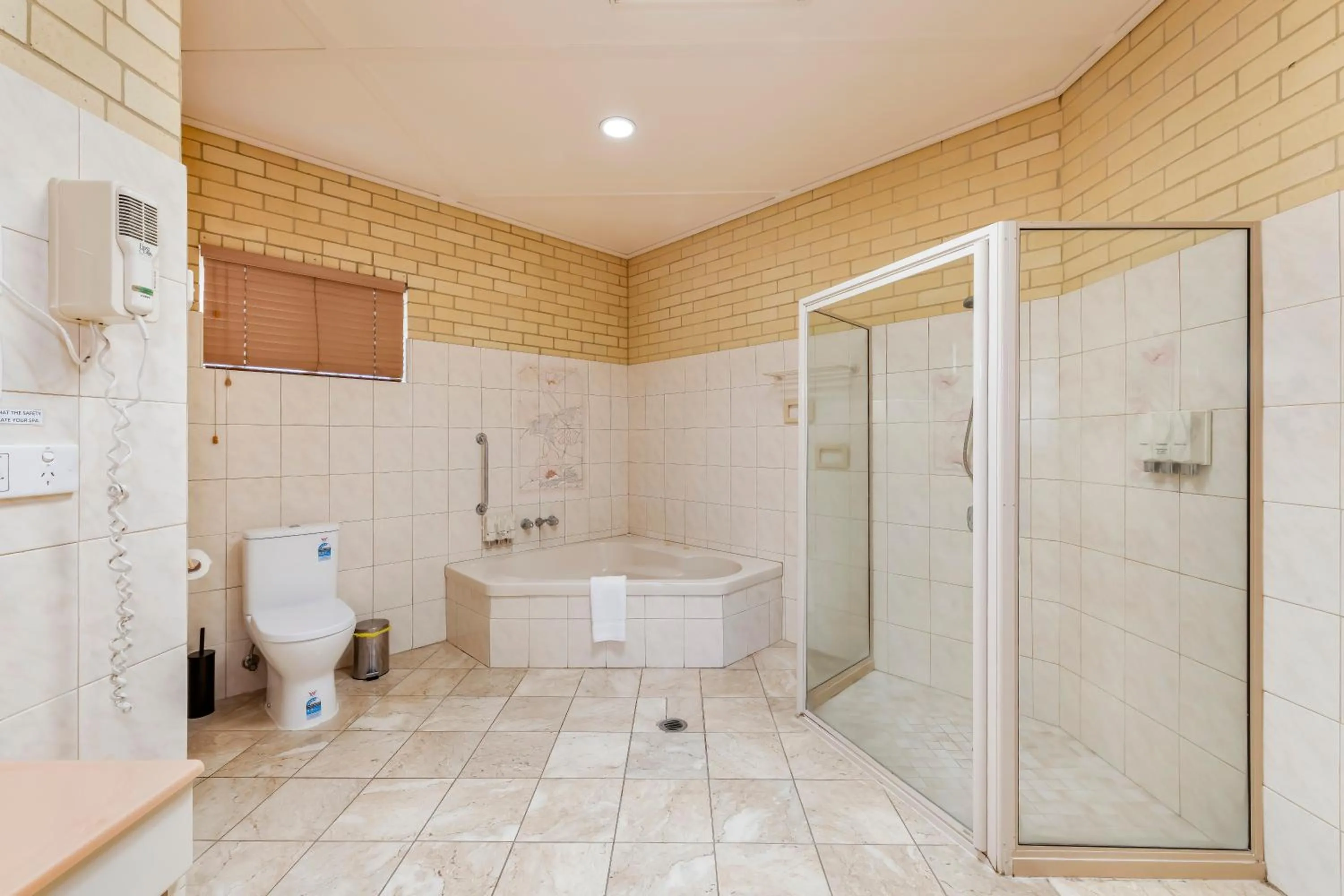 Shower in Bundaberg International