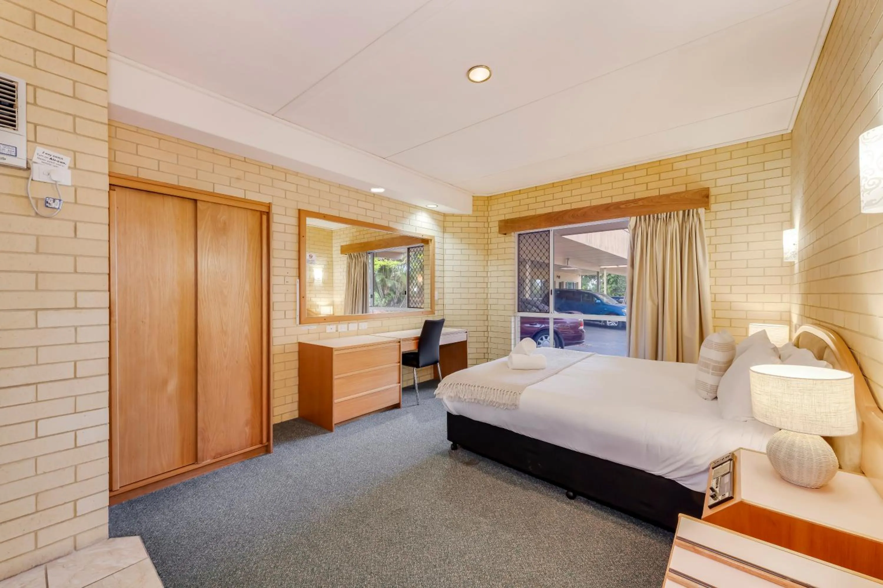 Bedroom, Bed in Bundaberg International