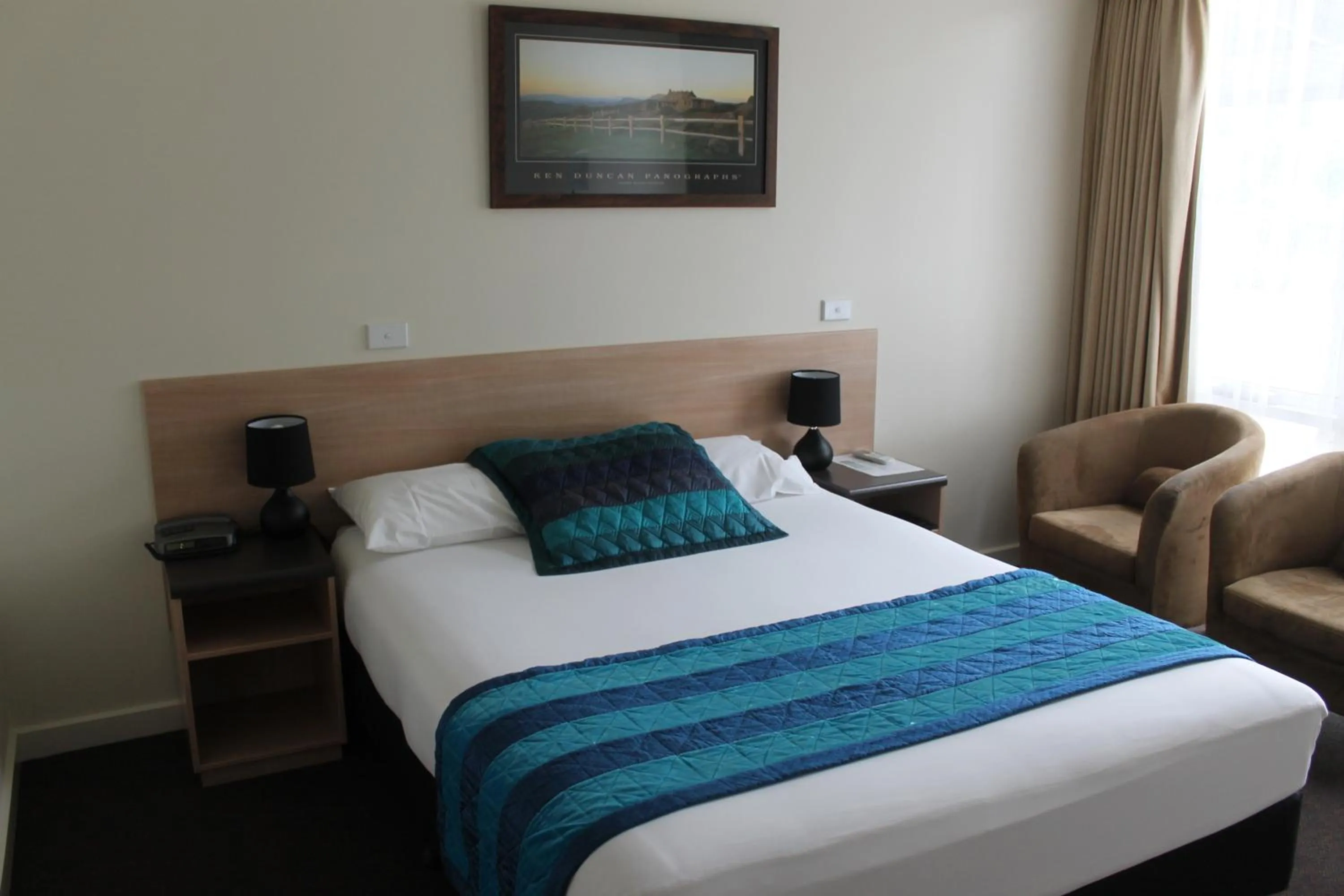 Bedroom, Bed in Mansfield Motel